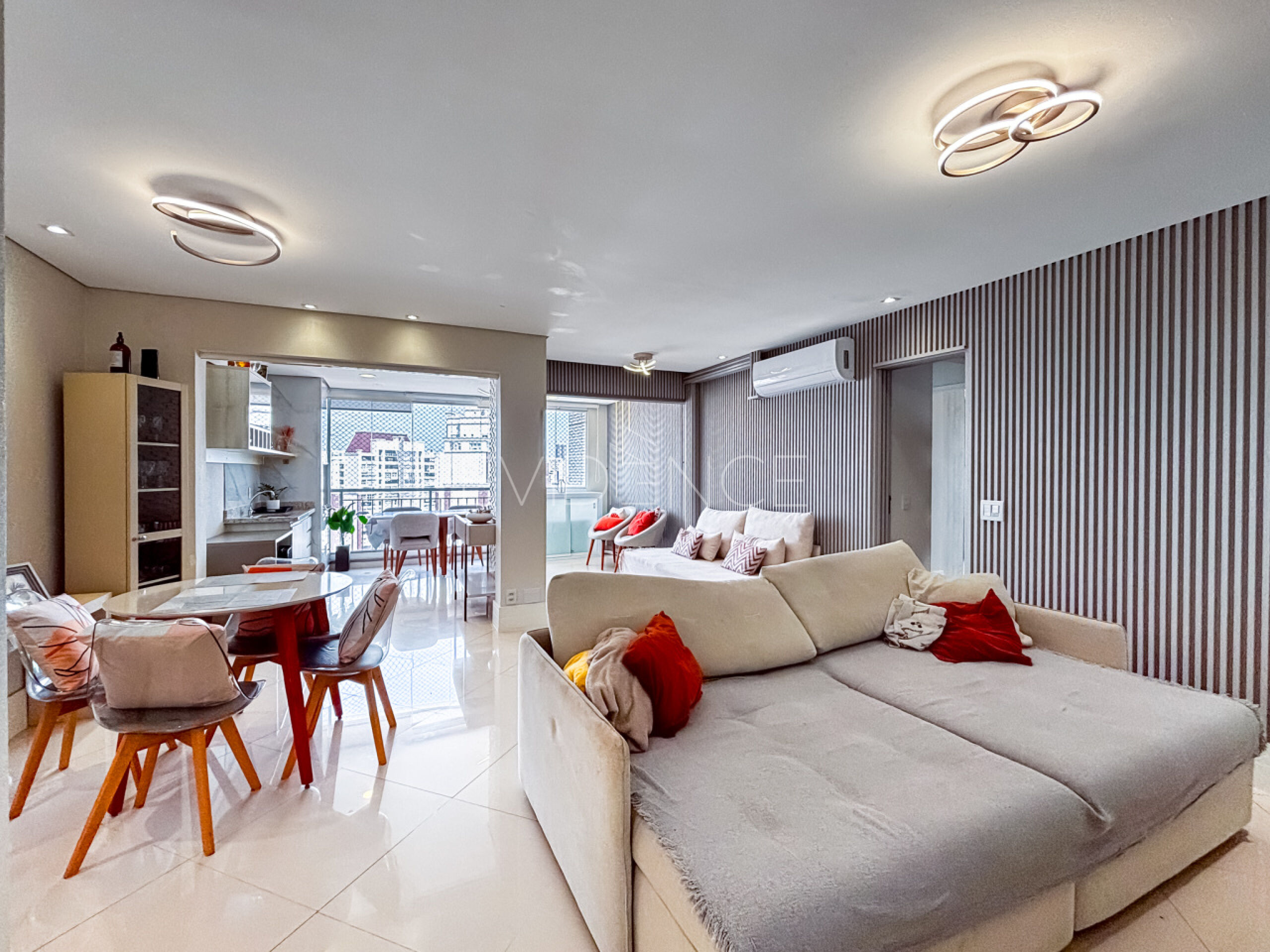 Apartamento com 107m², 3 dormitórios, 1 suíte, 2 vagas no bairro Tatuapé em São Paulo