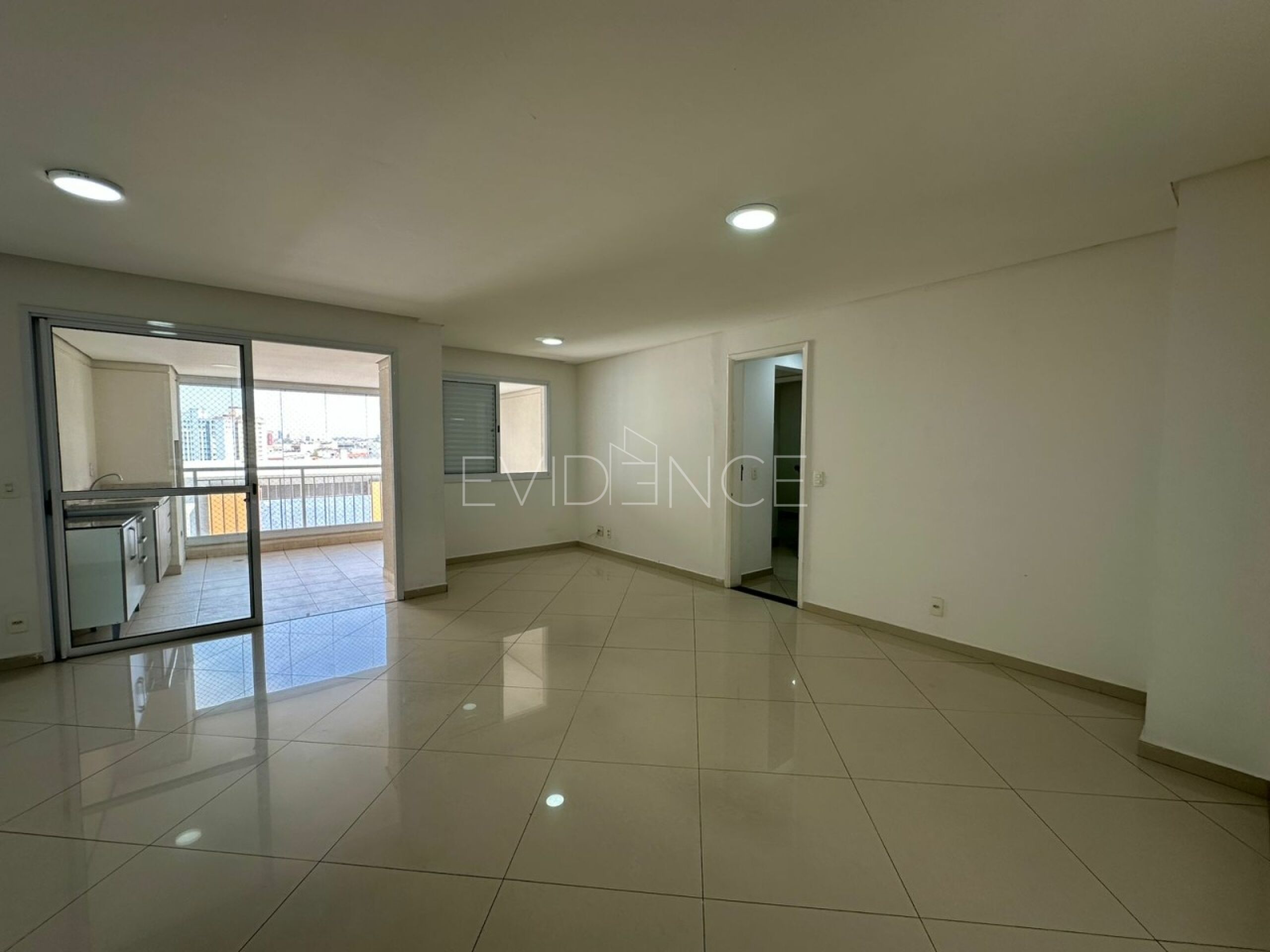 Apartamento com 106m², 3 dormitórios, 1 suíte, 2 vagas no bairro Tatuapé em São Paulo