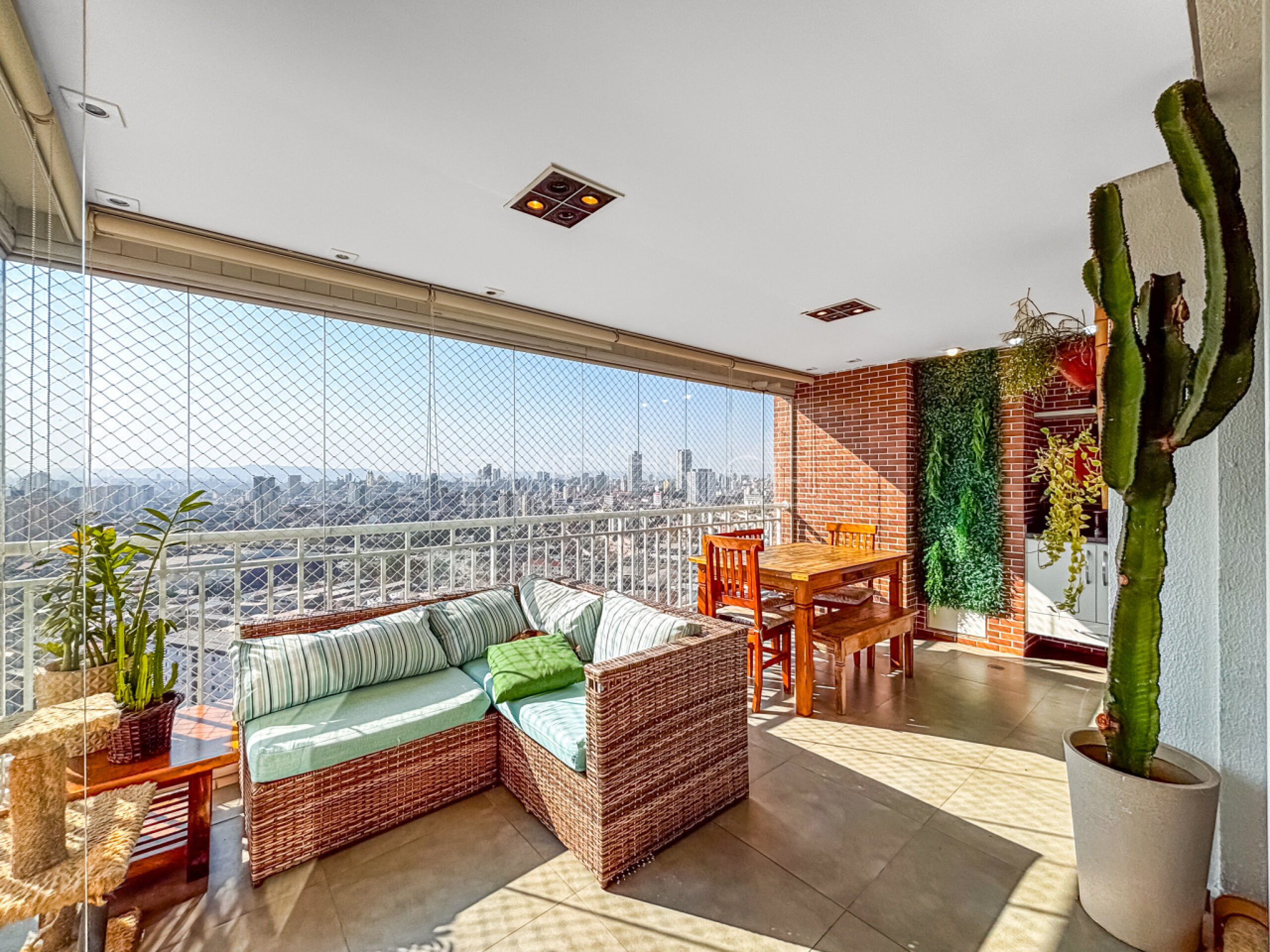 Apartamento com 125m², 3 dormitórios, 2 suítes, 2 vagas no bairro Vila Carrão em São Paulo