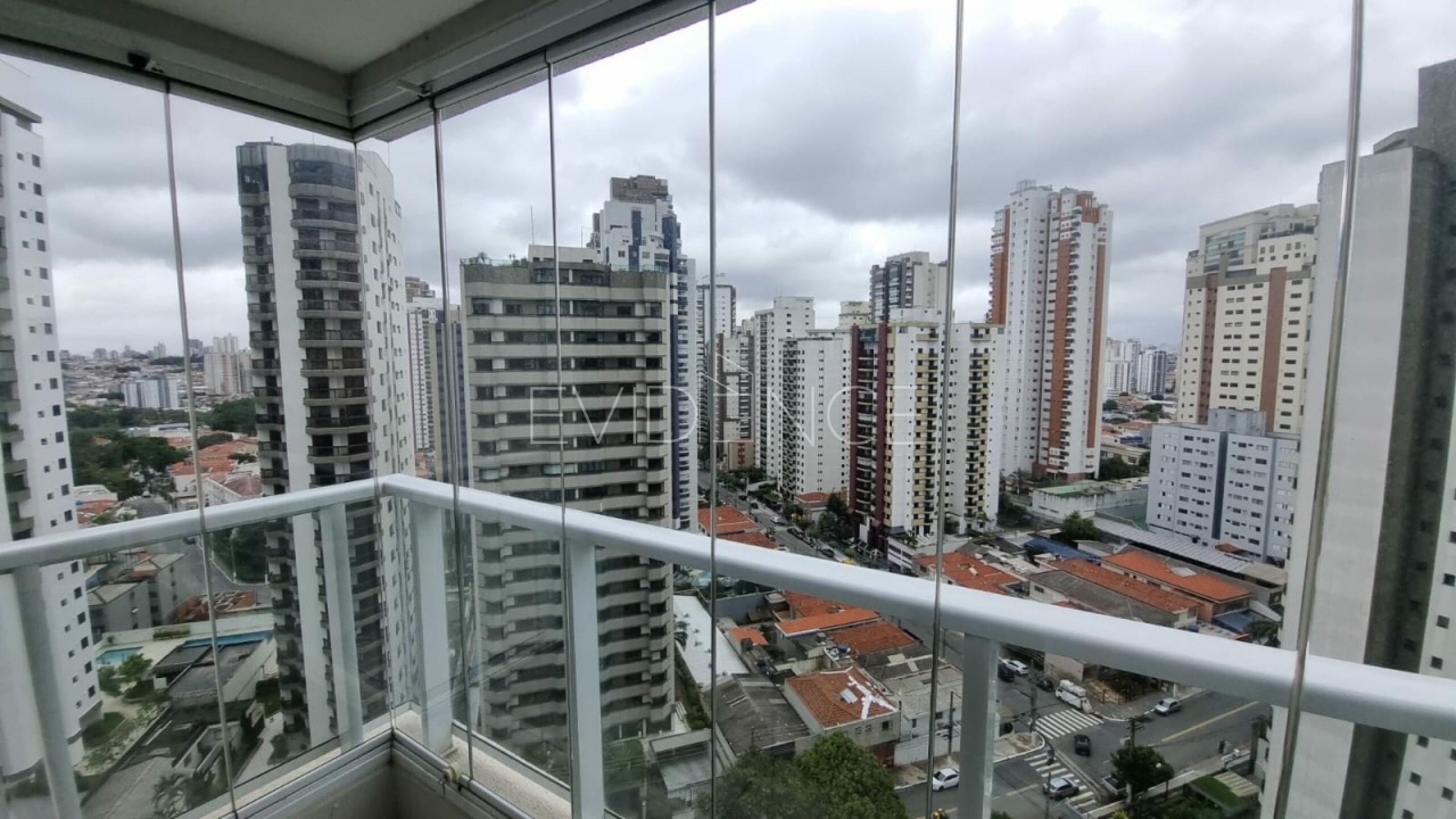 Apartamento com 77m², 2 dormitórios, 1 suíte, 2 vagas no bairro Jardim Anália Franco em São Paulo