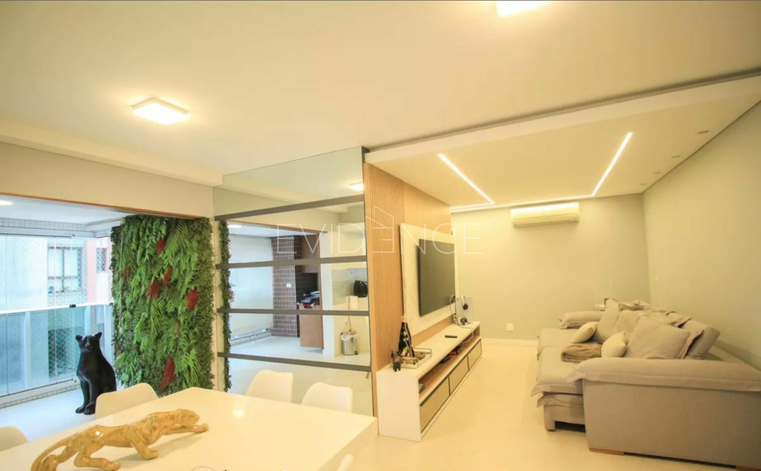 Apartamento com 95m², 3 dormitórios, 1 suíte, 2 vagas no bairro Anália Franco em São Paulo