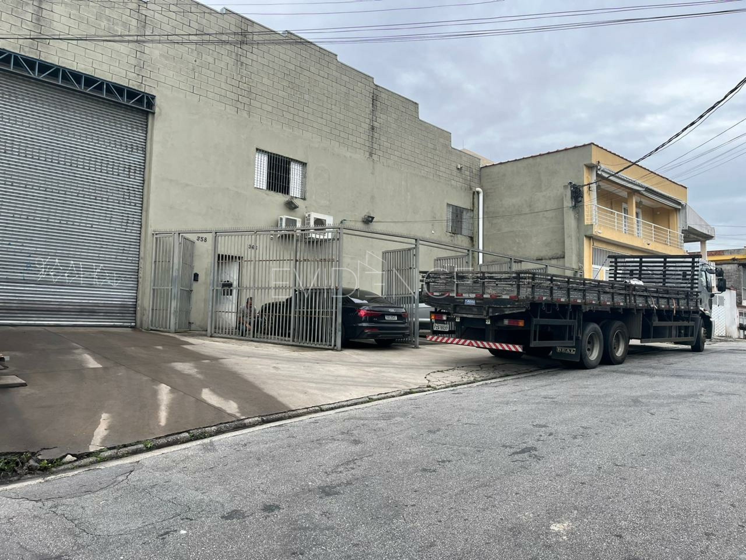 Galpão com 798m², 5 vagas no bairro Vila Carmosina em São Paulo