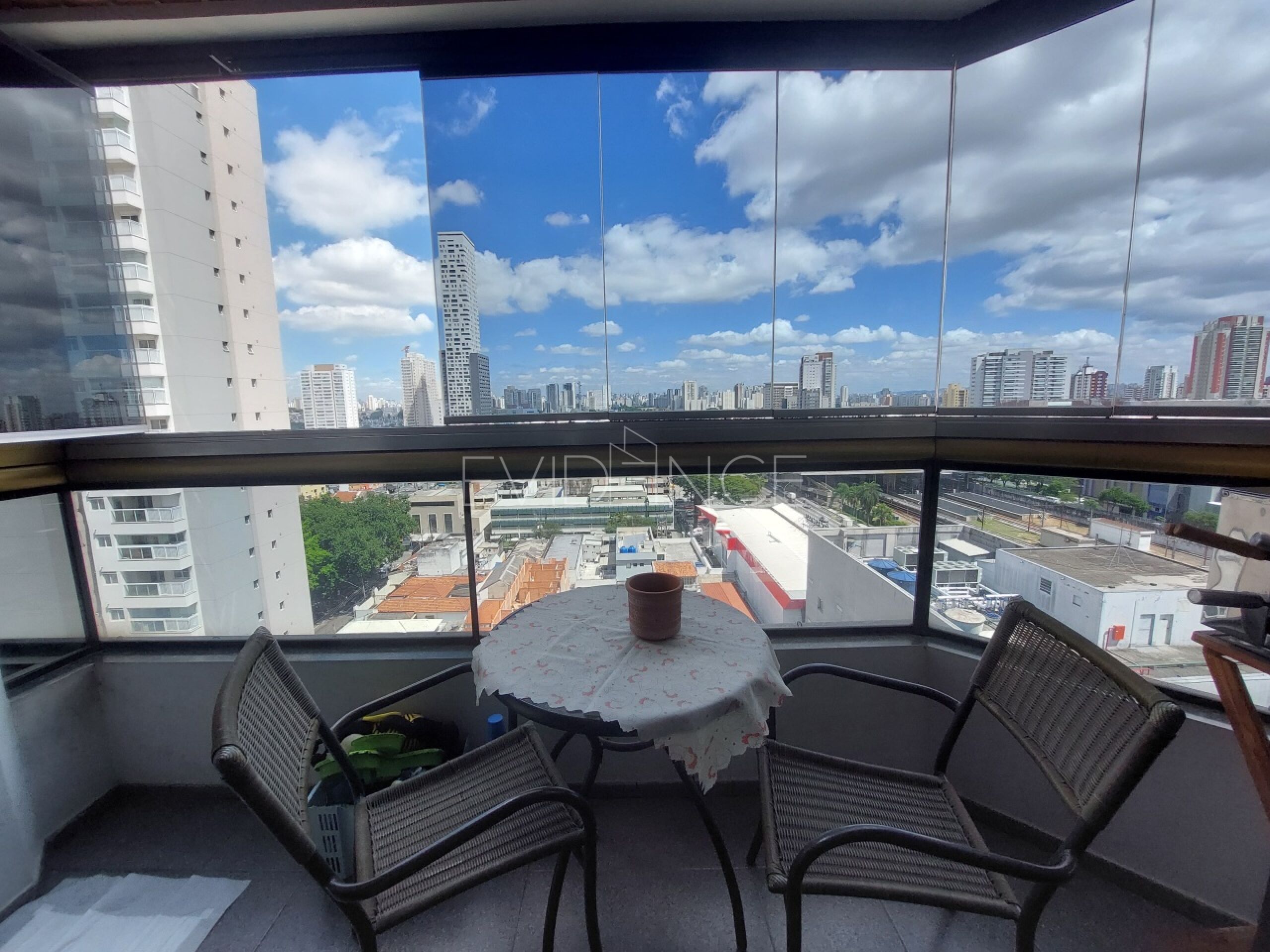 Apartamento com 95m², 3 dormitórios, 1 suíte, 1 vaga no bairro Tatuapé em São Paulo
