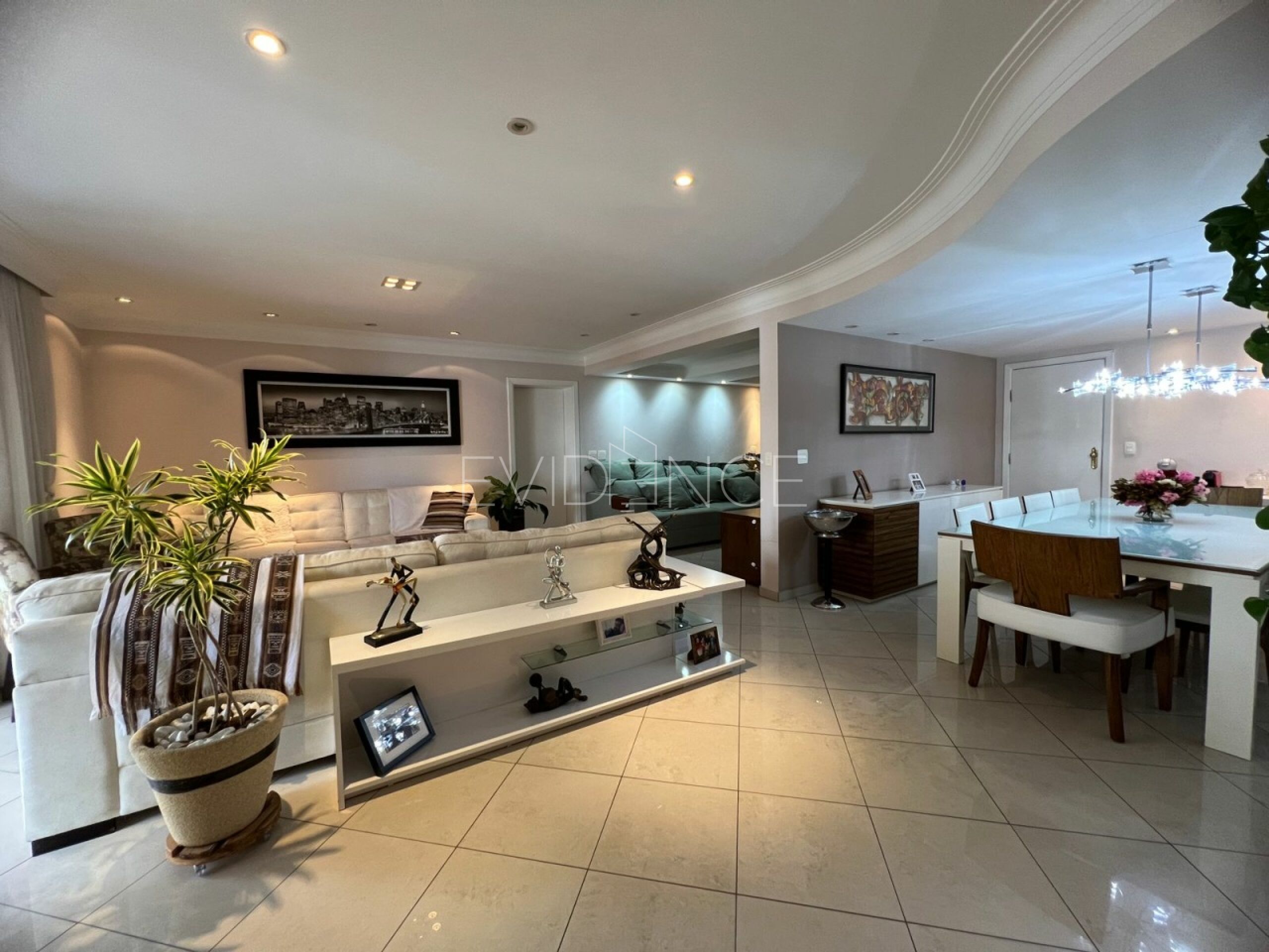 Apartamento com 230m², 4 dormitórios, 4 suítes, 4 vagas no bairro Anália Franco em São Paulo