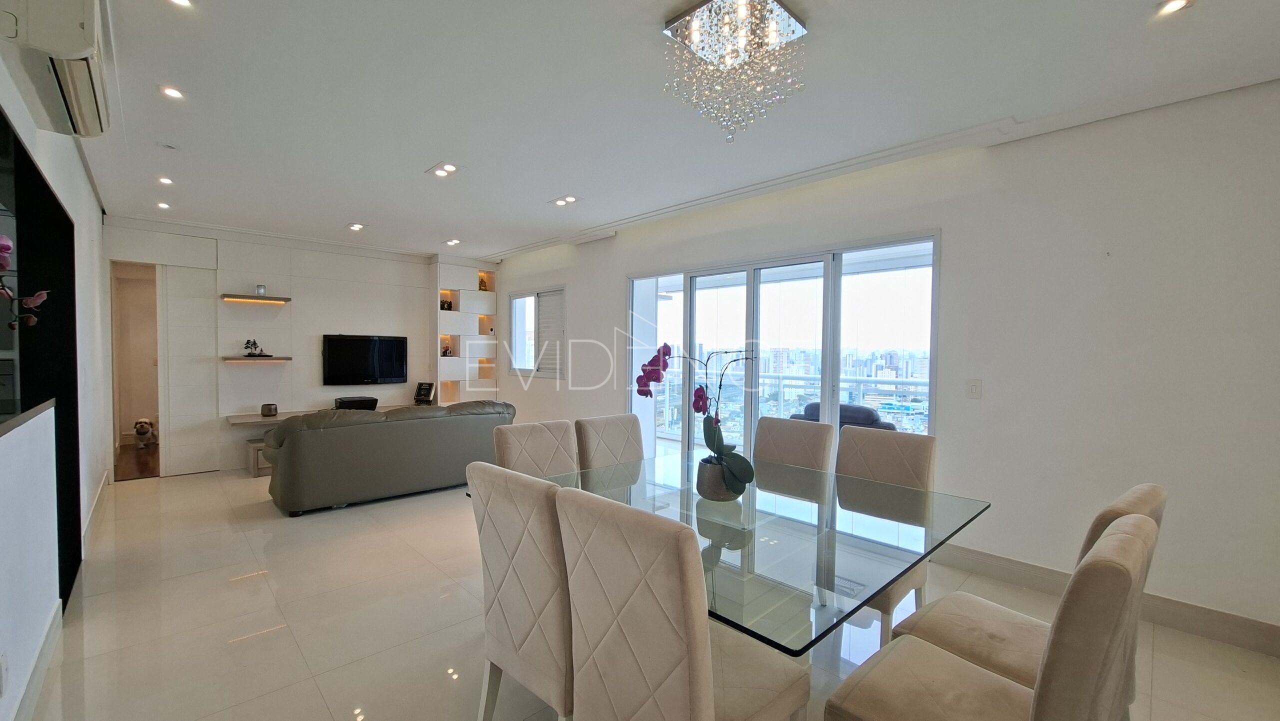 Apartamento com 130m², 3 dormitórios, 2 suítes, 2 vagas no bairro Tatuapé em São Paulo