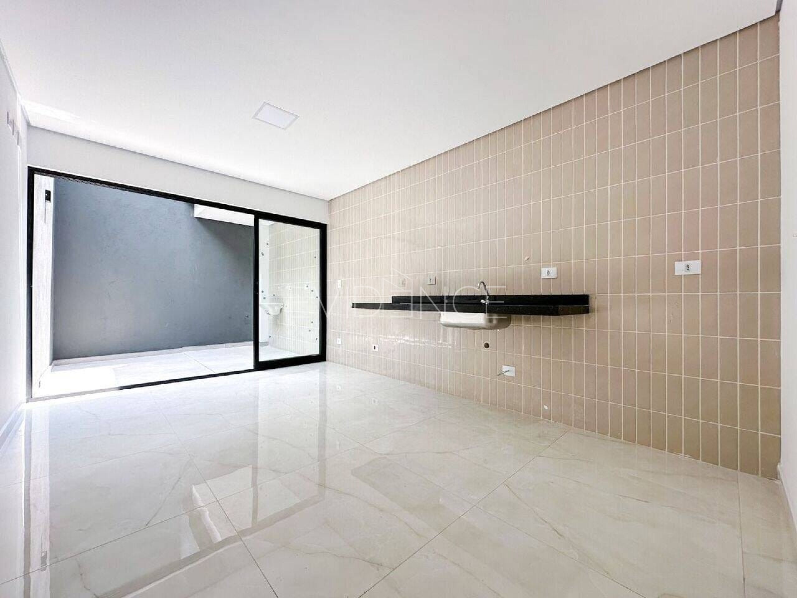 Sobrado com 137m², 3 dormitórios, 2 suítes, 2 vagas no bairro Jardim Vila Formosa em São Paulo