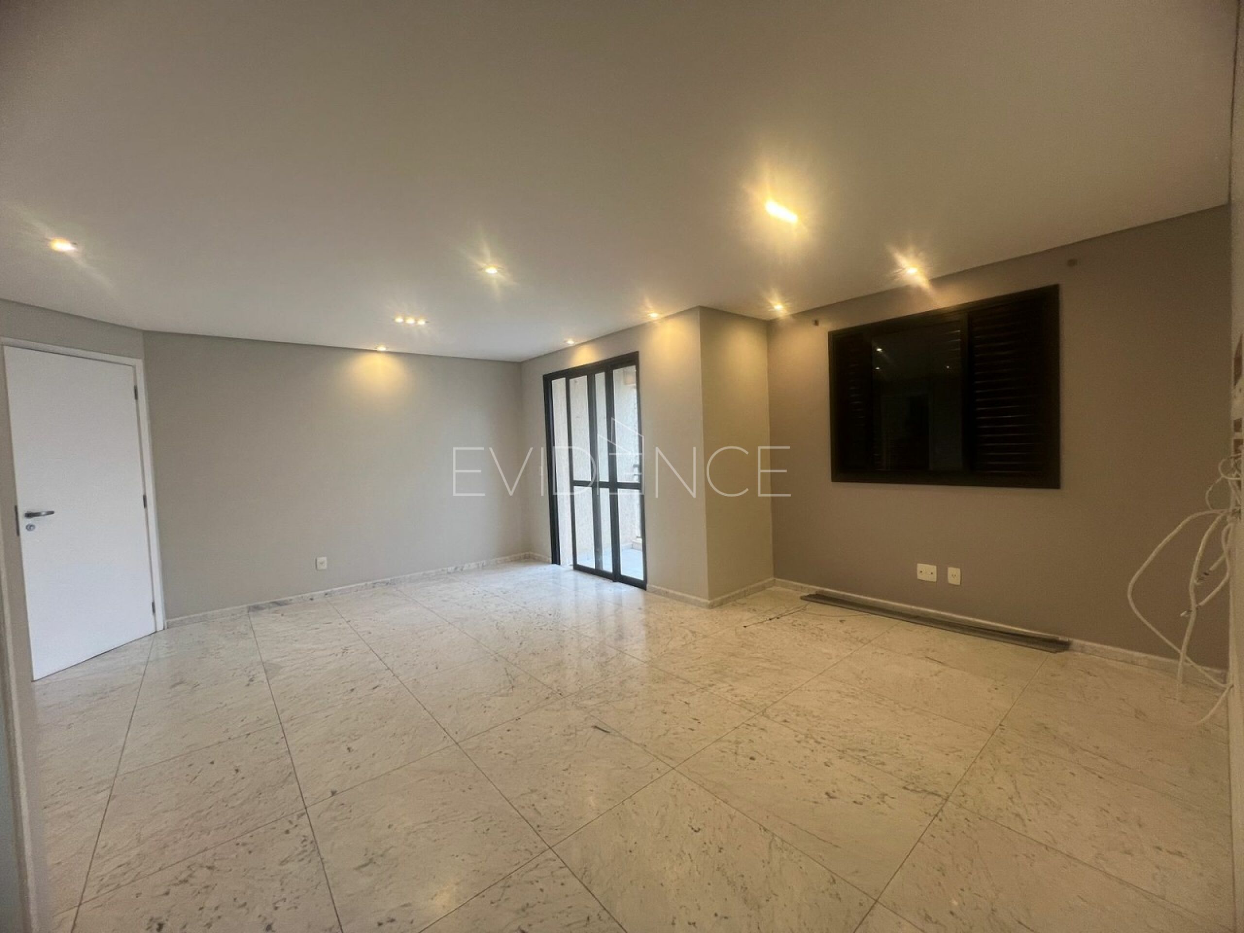 Apartamento com 79m², 2 dormitórios, 1 suíte, 2 vagas no bairro Vila Regente Feijó em São Paulo