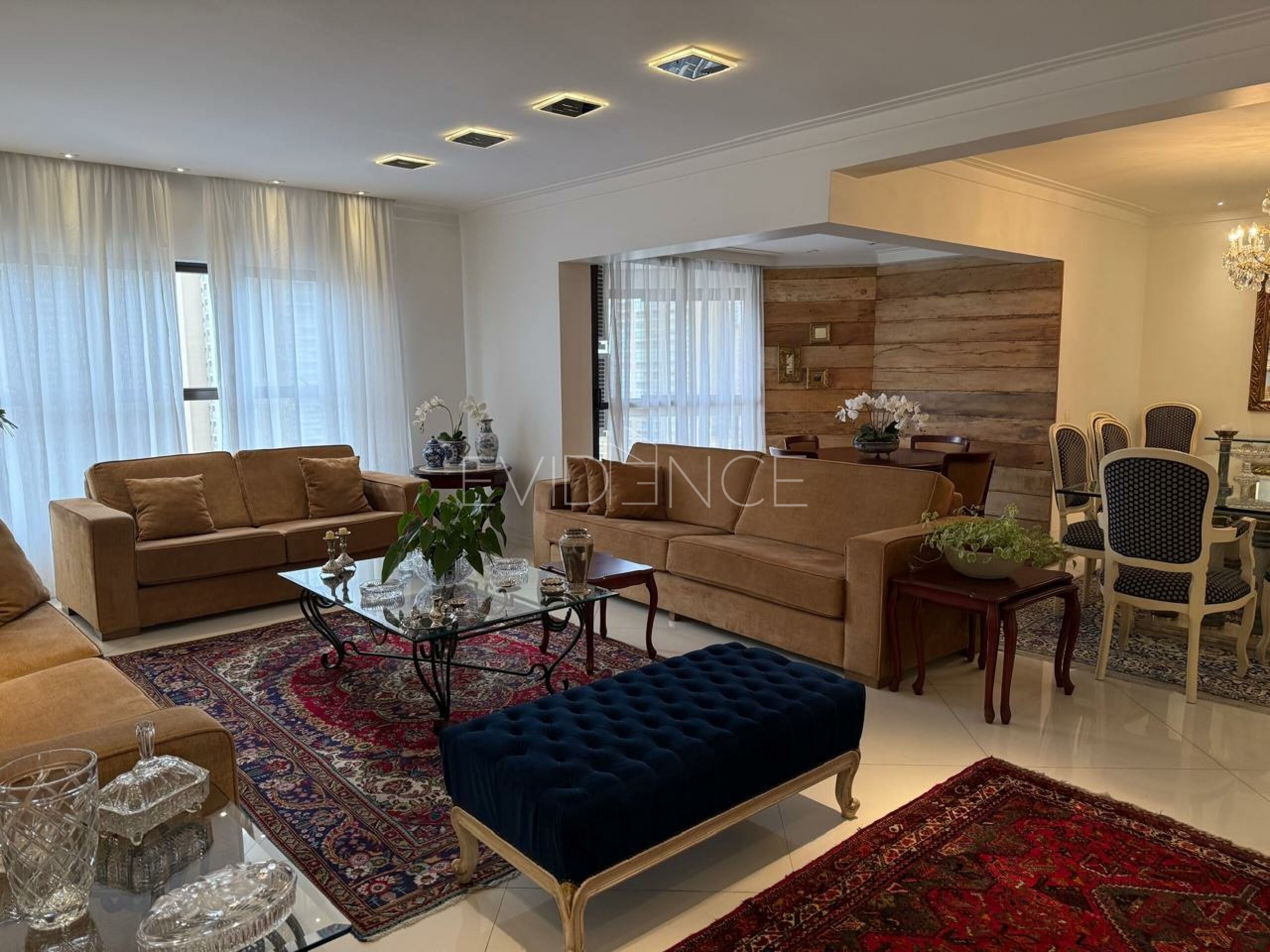 Apartamento com 268m², 4 dormitórios, 4 suítes, 4 vagas no bairro Tatuapé em São Paulo