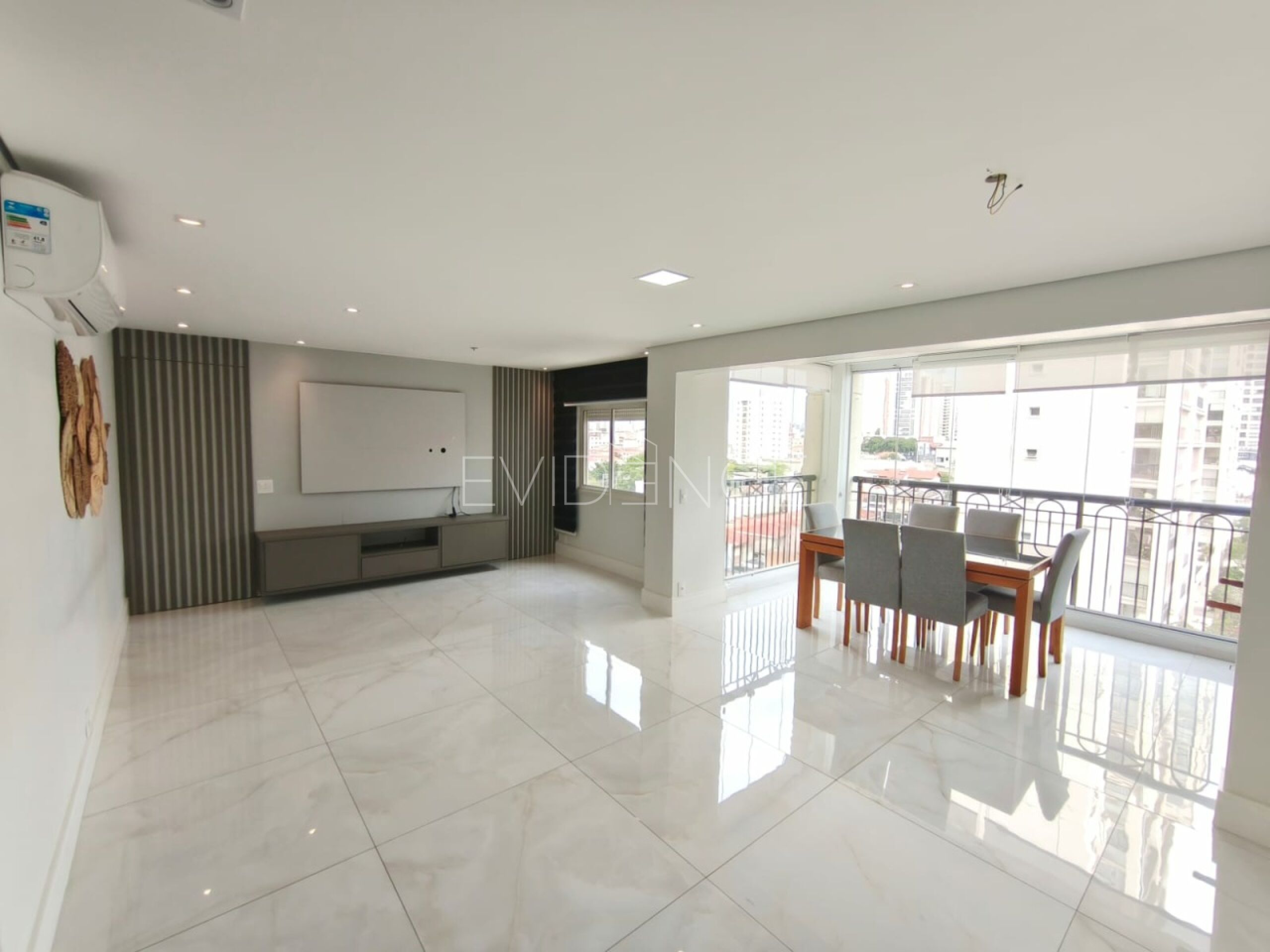 Apartamento com 96m², 3 dormitórios, 2 suítes, 2 vagas no bairro Tatuapé em São Paulo