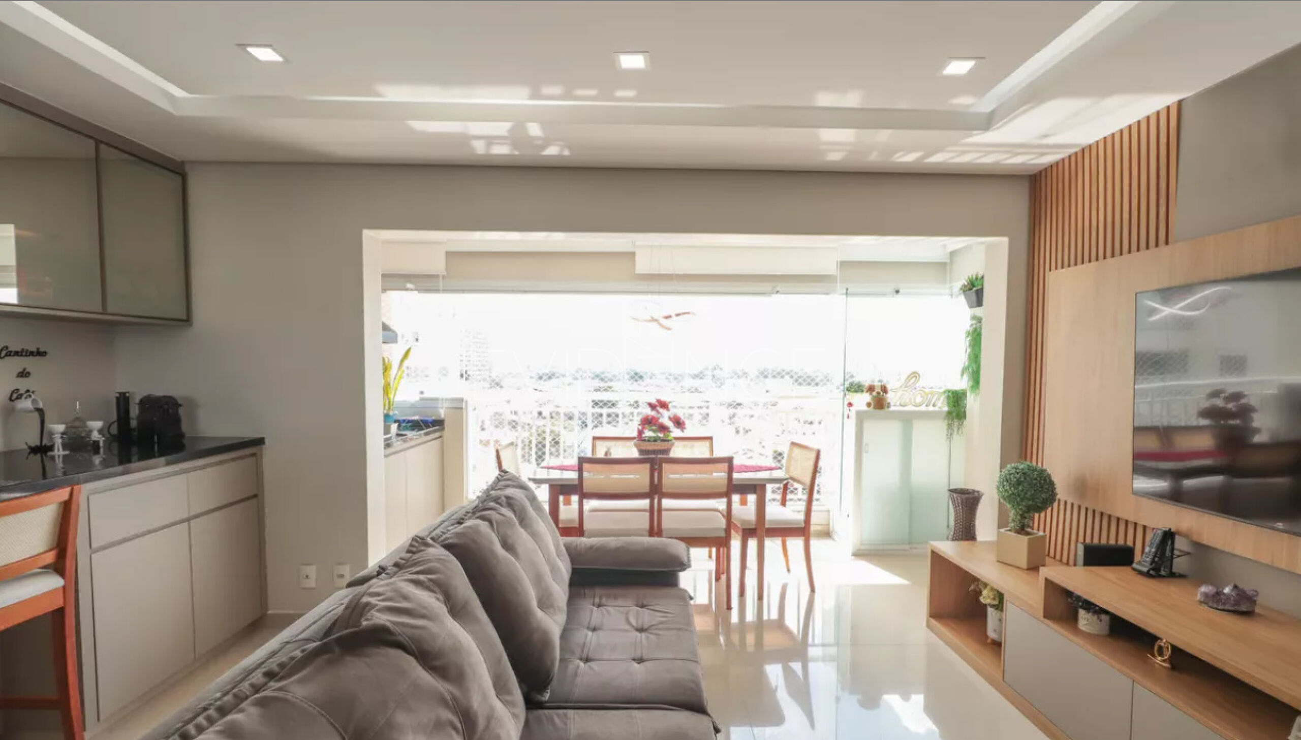 Apartamento com 102m², 3 dormitórios, 3 suítes, 2 vagas no bairro Parque São Jorge em São Paulo