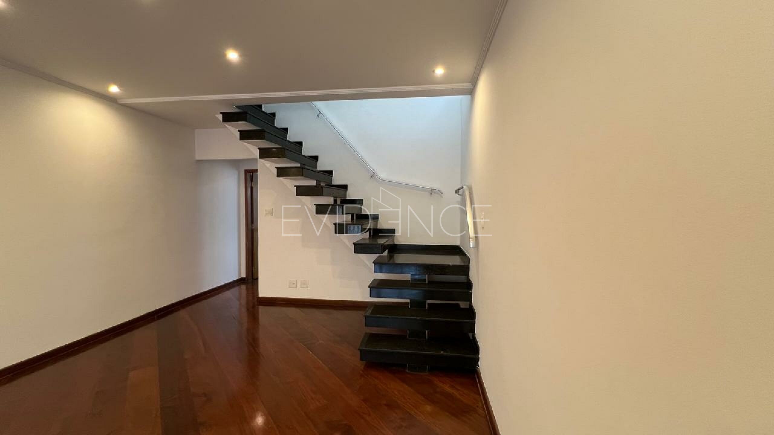 Sobrado com 156m², 3 dormitórios, 1 suíte, 2 vagas no bairro Tatuapé em São Paulo