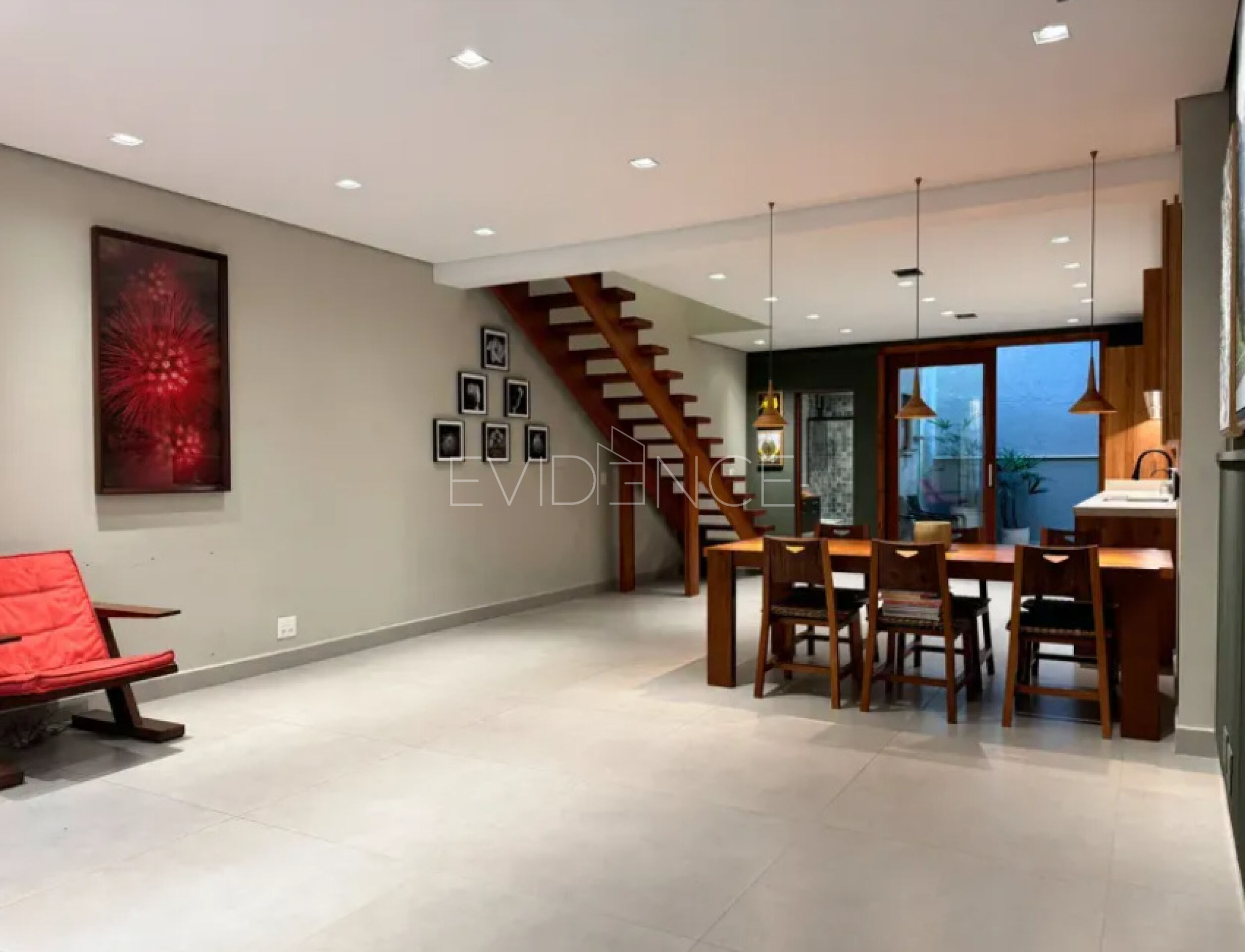 Sobrado com 280m², 3 dormitórios, 1 suíte, 1 vaga no bairro Moema em São Paulo