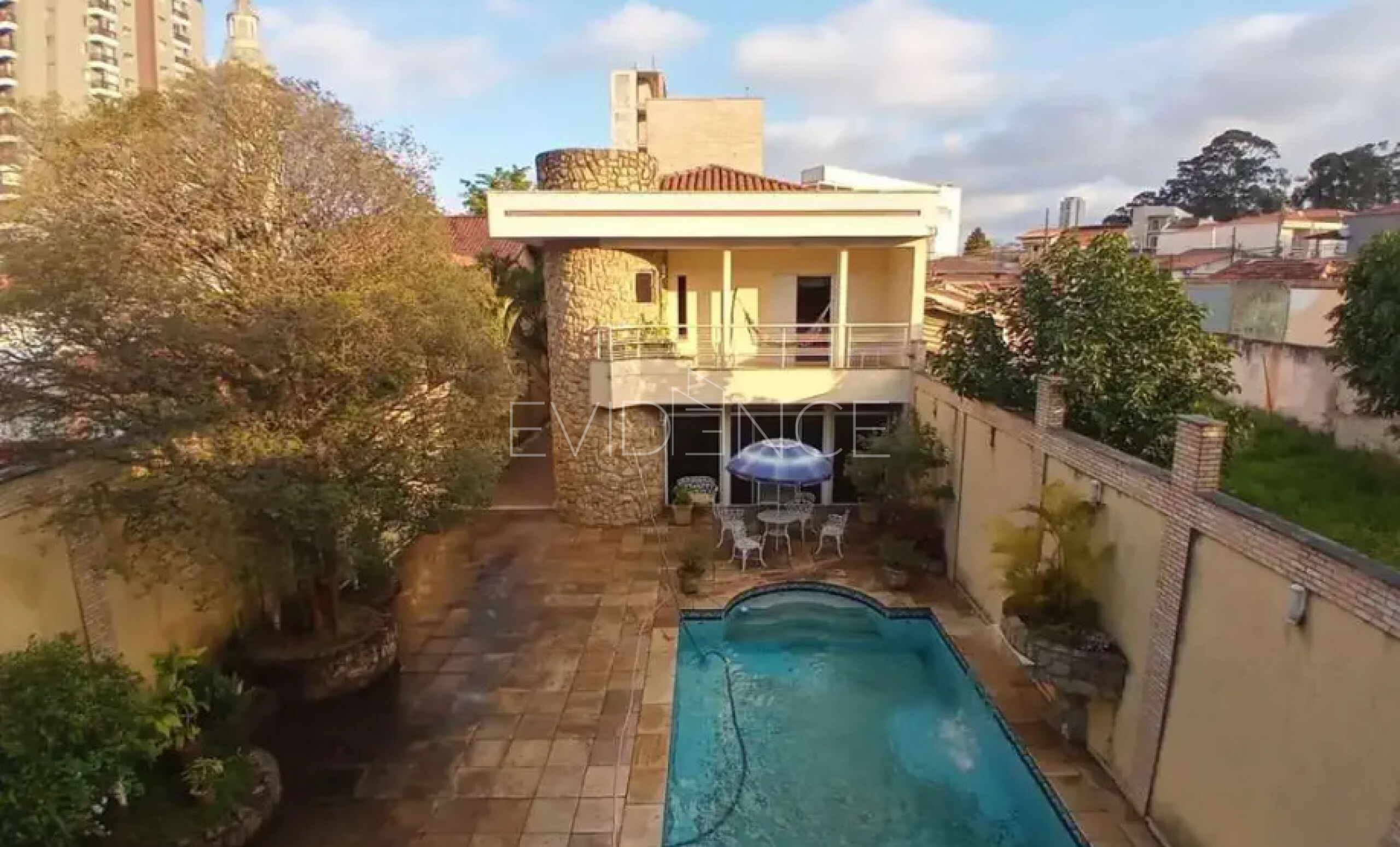 Sobrado com 490m², 7 dormitórios, 4 suítes, 10 vagas no bairro Vila Carrão em São Paulo