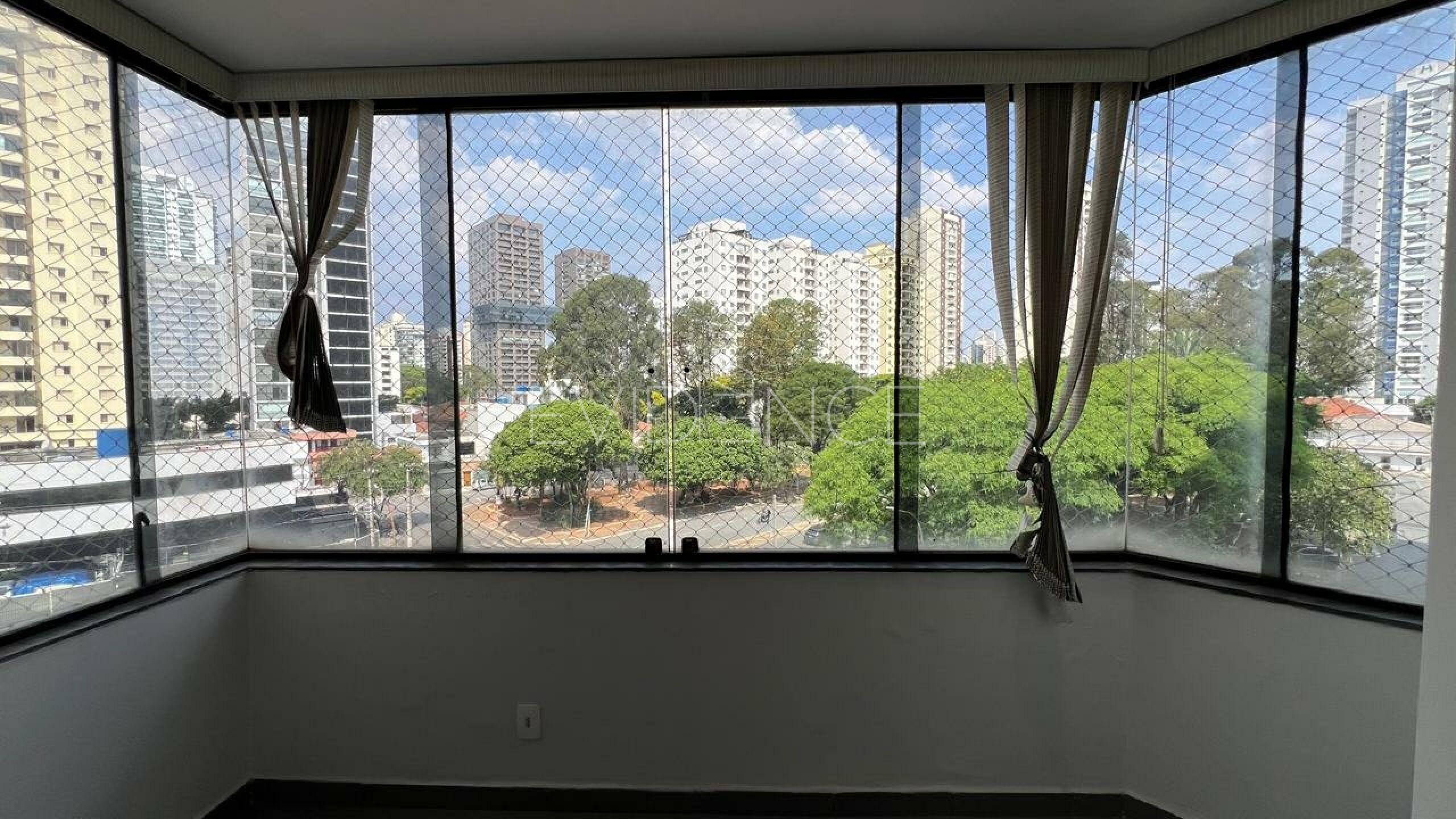 Apartamento com 126m², 3 dormitórios, 1 suíte, 1 vaga no bairro Tatuapé em São Paulo
