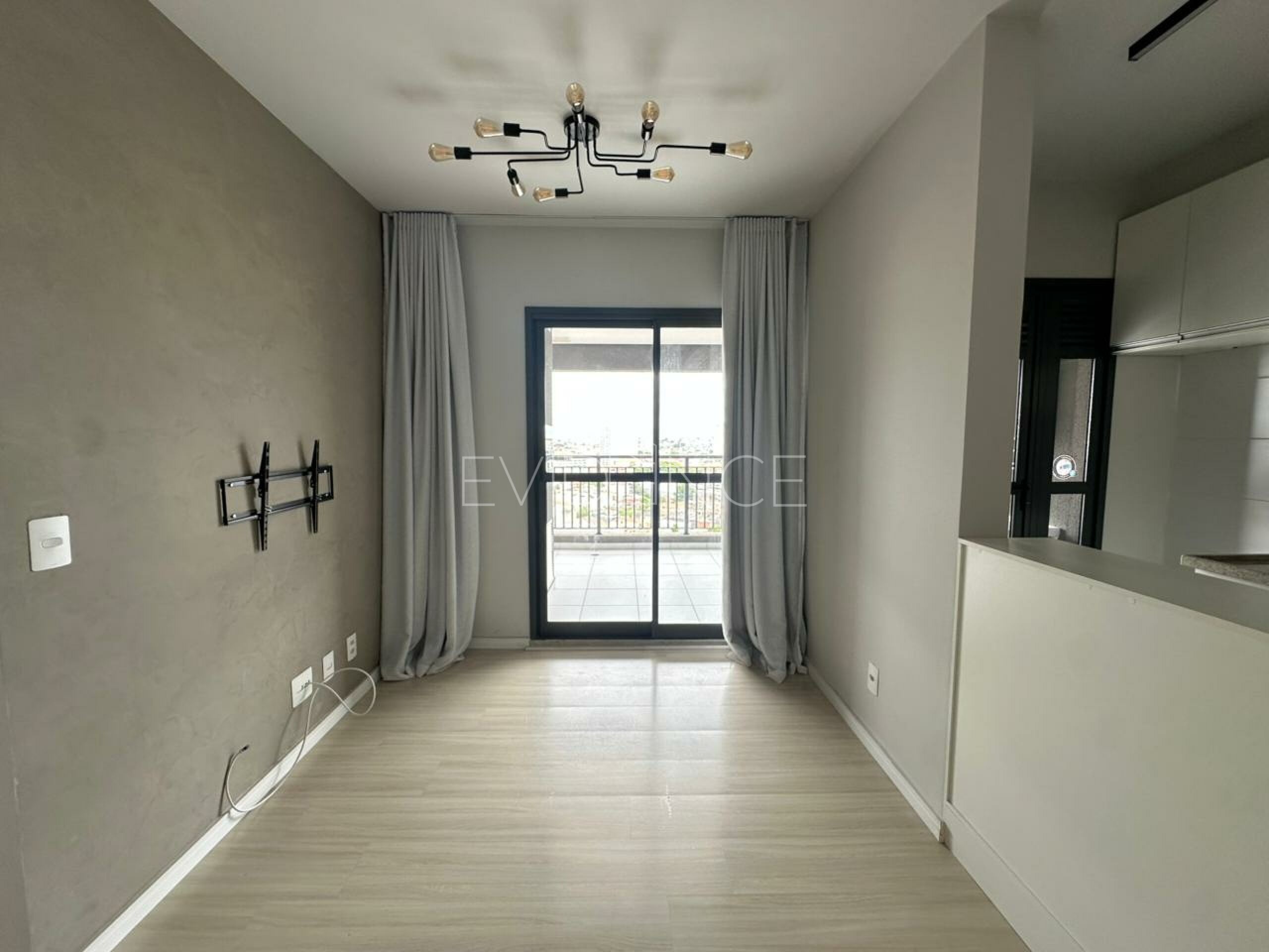 Apartamento com 60m², 2 dormitórios, 1 suíte, 1 vaga no bairro Vila Esperança em São Paulo