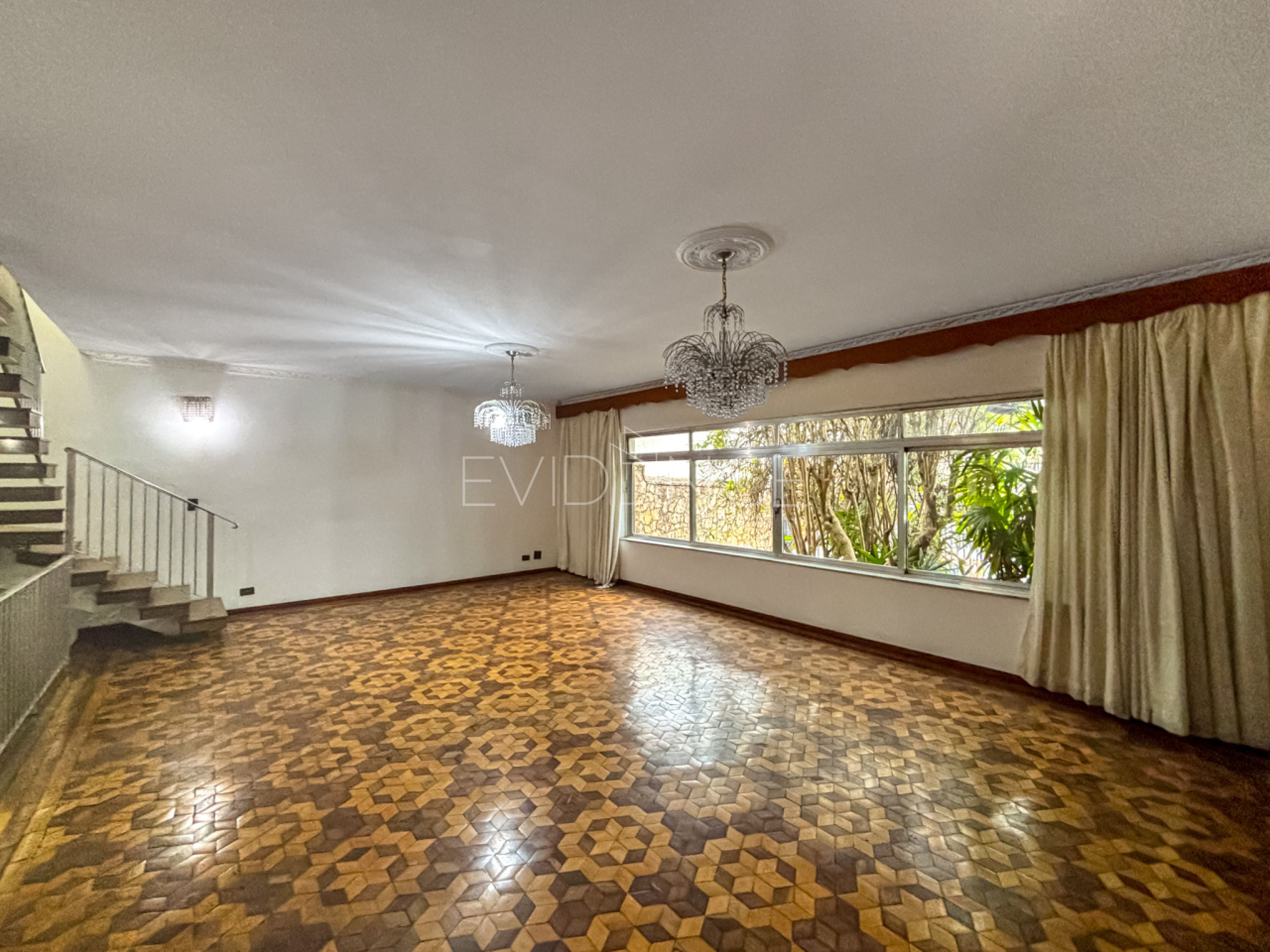 Casa Assobradada com 450m², 4 dormitórios, 2 suítes, 5 vagas no bairro Jardim Vila Formosa em São Paulo