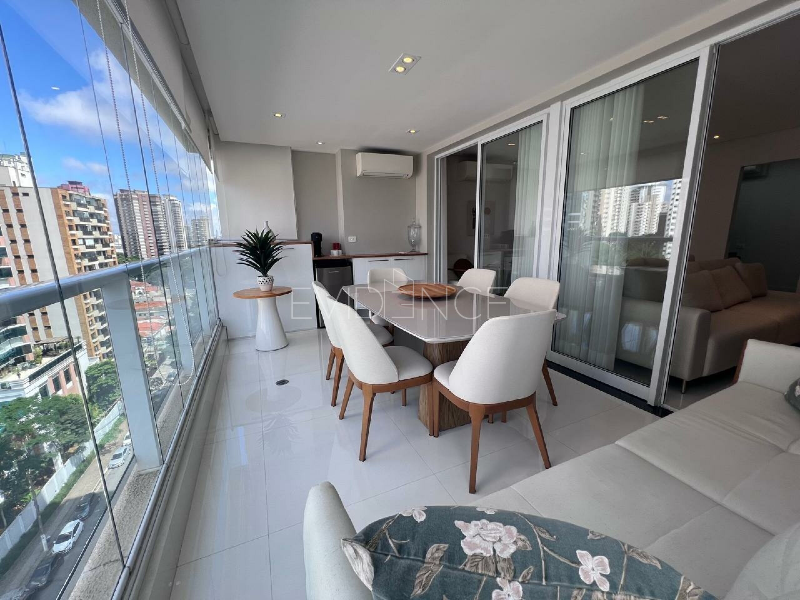 Apartamento com 102m², 2 dormitórios, 1 suíte, 2 vagas no bairro Jardim Anália Franco em São Paulo