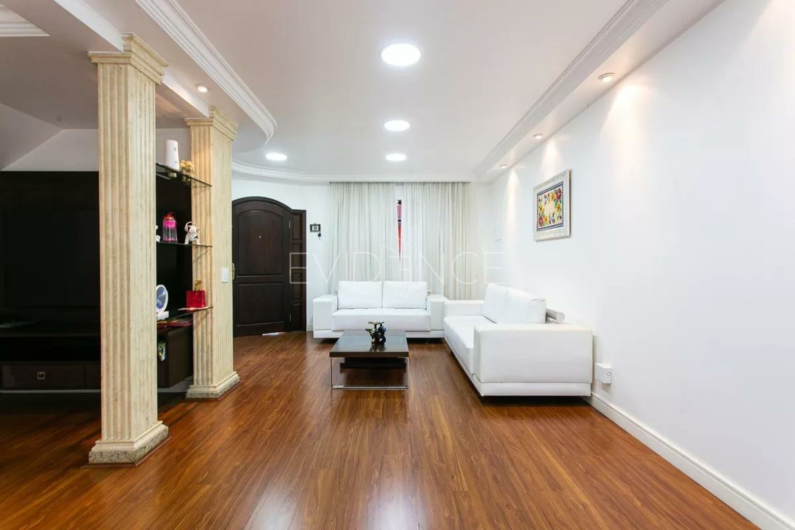 Casa Assobradada com 250m², 3 dormitórios, 1 suíte, 3 vagas no bairro Vila Gomes Cardim em São Paulo