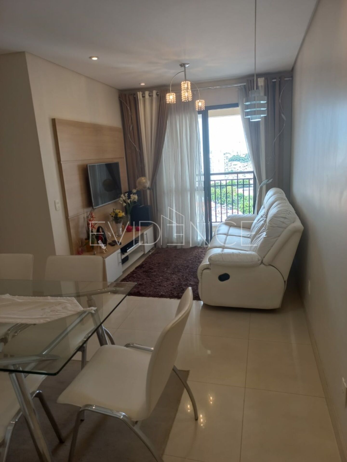 Apartamento com 69m², 2 dormitórios, 1 suíte, 2 vagas no bairro Vila Regente Feijó em São Paulo