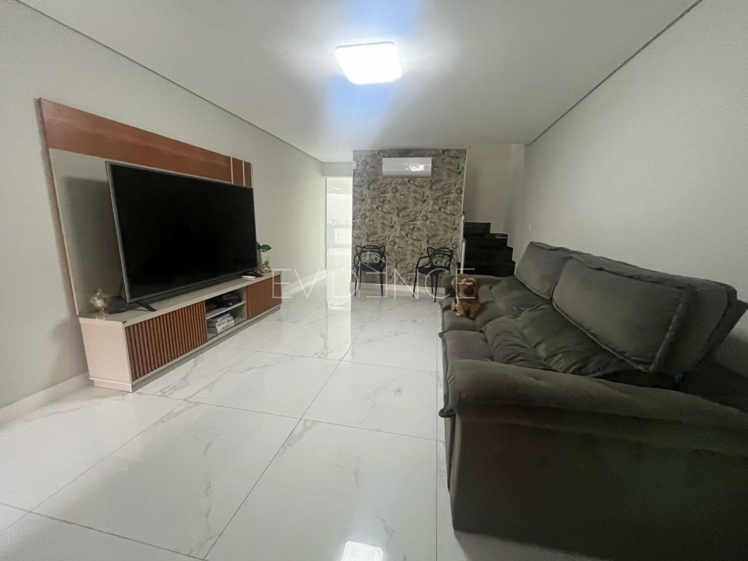 Sobrado com 130m², 3 dormitórios, 1 suíte, 2 vagas no bairro Vila Carrão em São Paulo