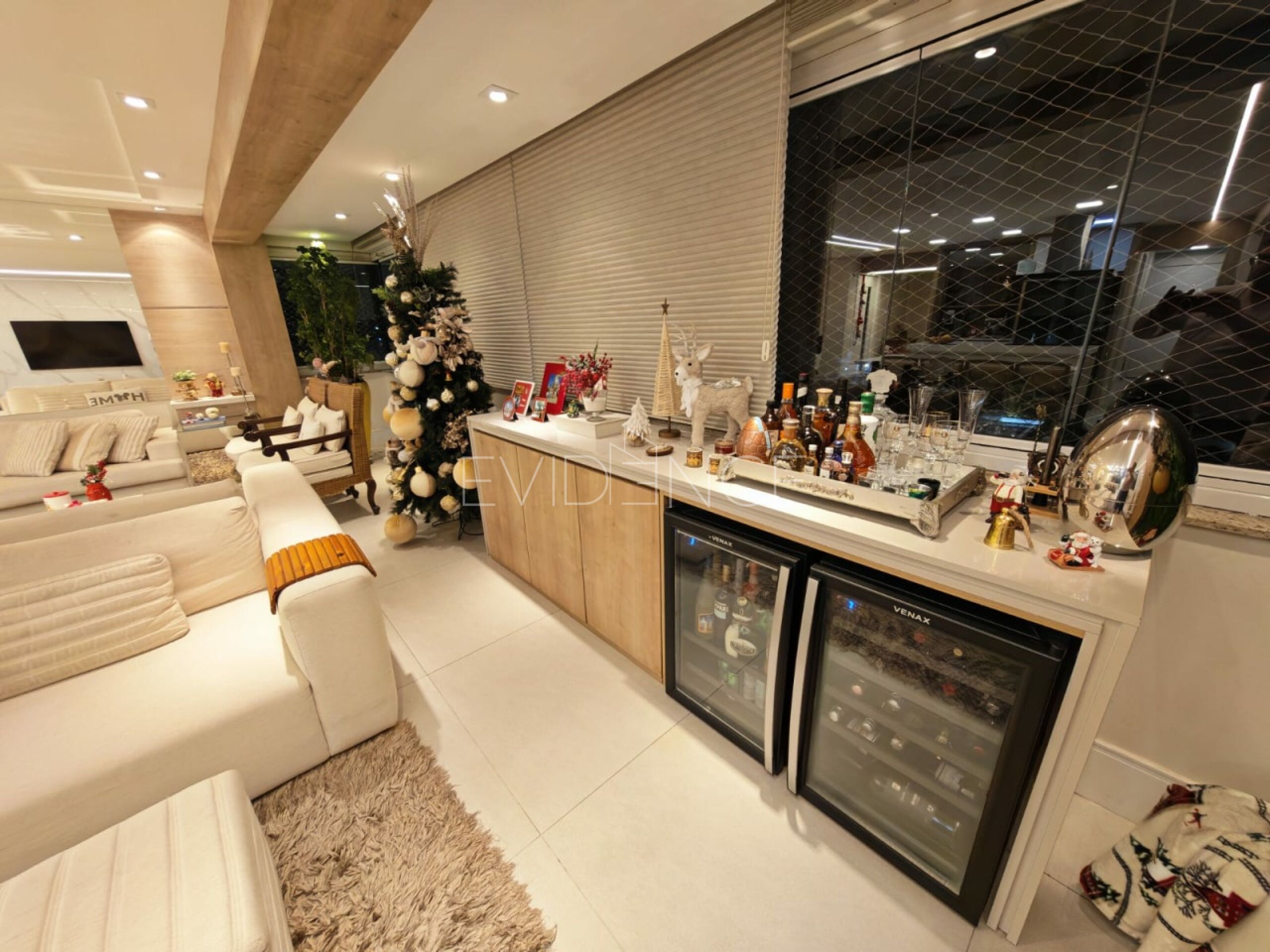 Apartamento com 196m², 4 dormitórios, 2 suítes, 4 vagas no bairro Vila Carrão em São Paulo