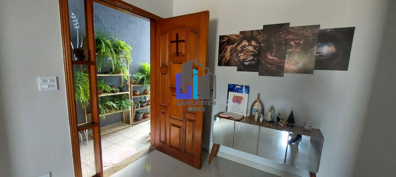 Sobrado com 3 dormitórios, 3 vagas no Jardim Las Vegas