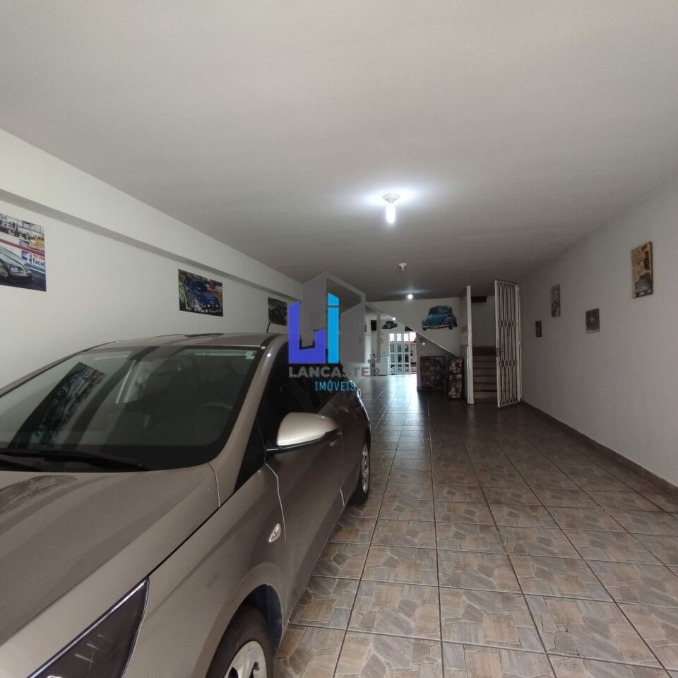 Sobrado à Venda ? Amplo, Completo e com 392 m² de Construção