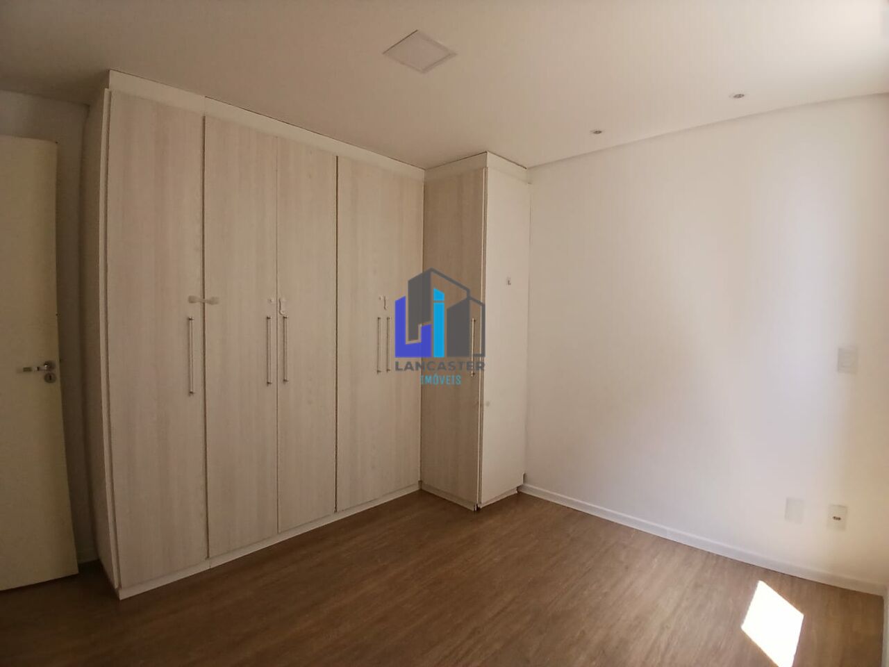 Foto 14 - LA1070