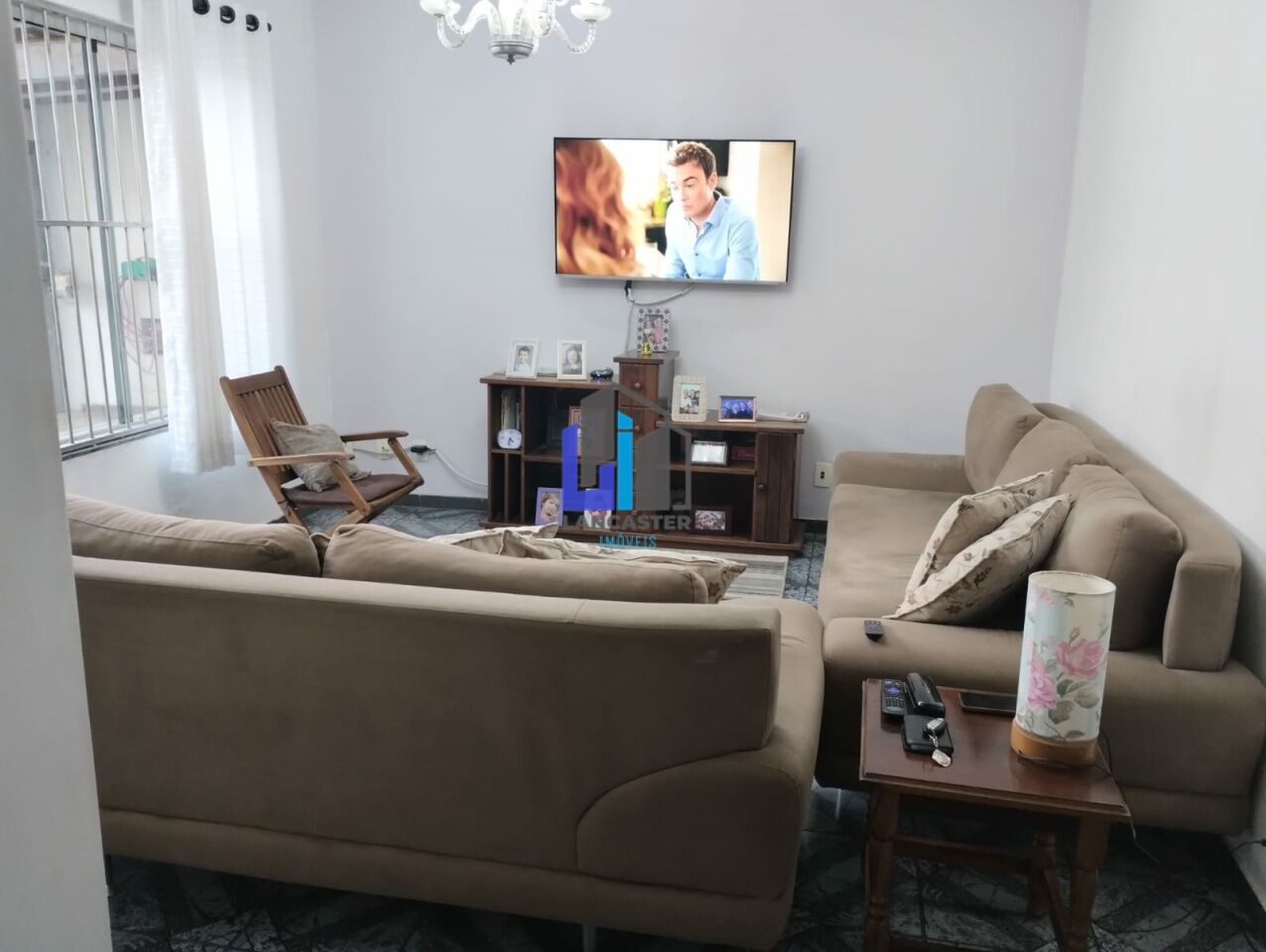 Sobrado 3 dormitórios, 1 suíte, 2 vagas de garagem, na Vila Lucinda