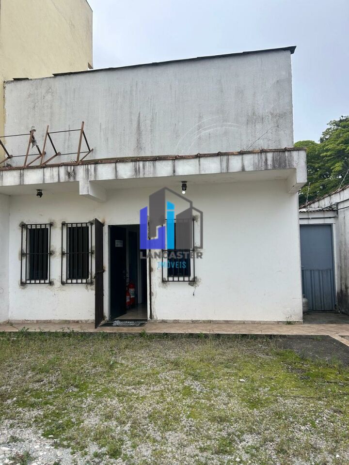 Terreno com amplo espaço, na Vila Pires