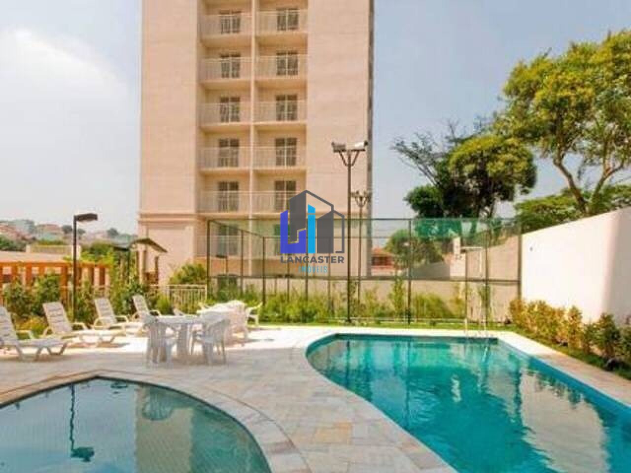 Apartamento com 2 dormitórios, 1 vaga, na Vila Alzira