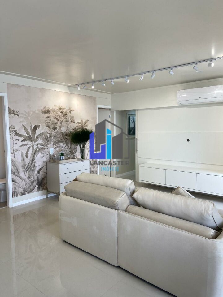 Apartamento com 3 dormitórios sendo 3 suítes, 2 vagas de garagem, no Centro de Santo André
