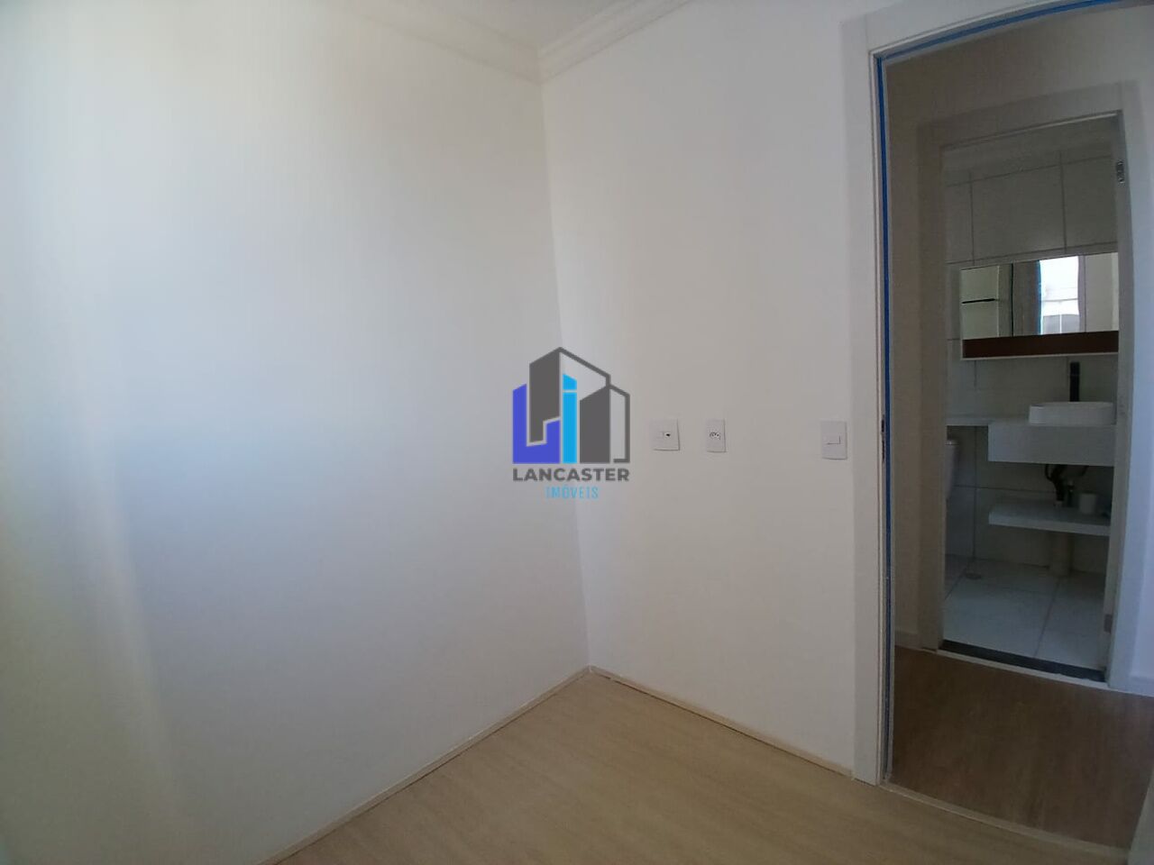 Foto 11 - LA1155