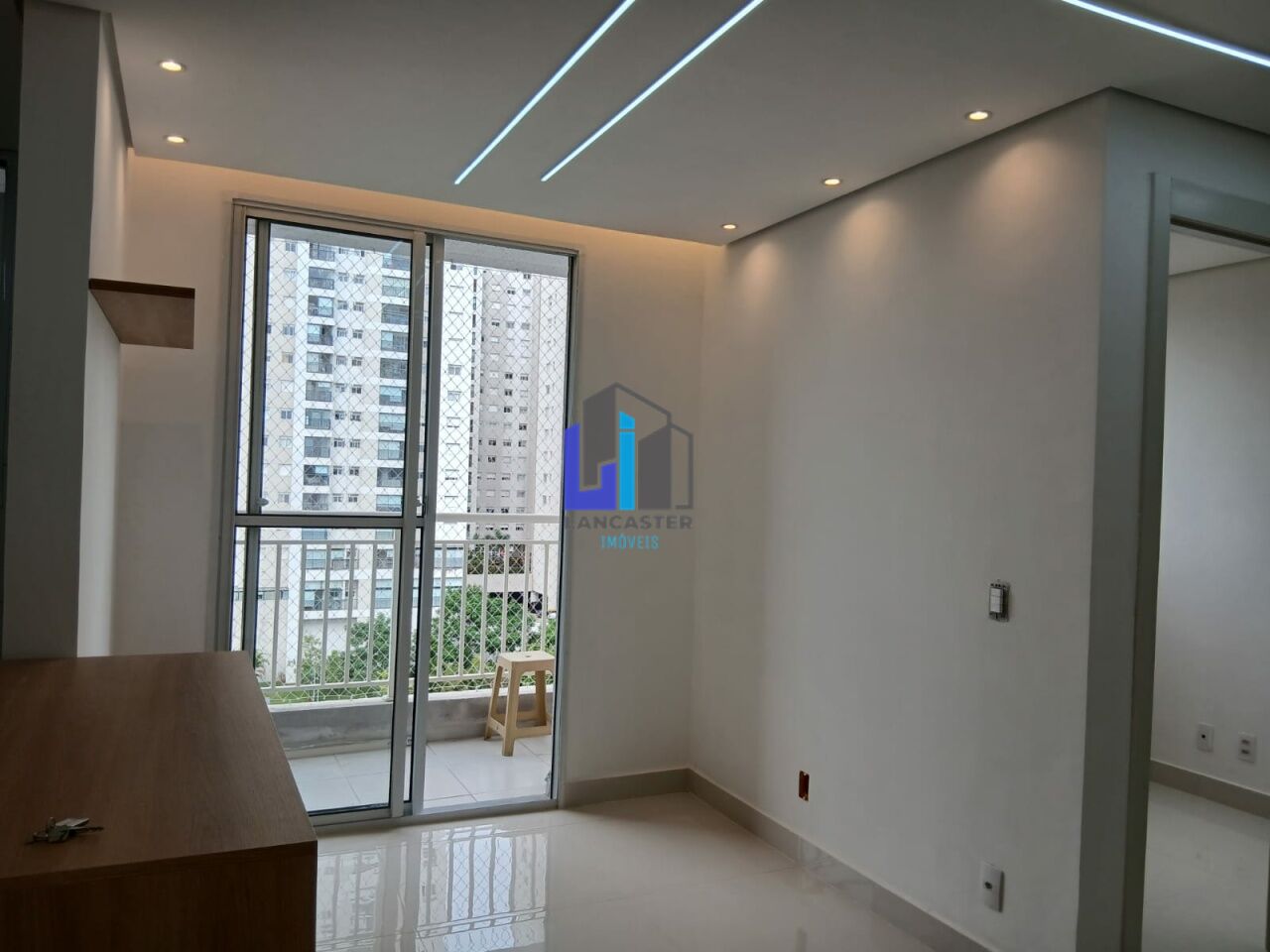 Foto 2 - LA1172