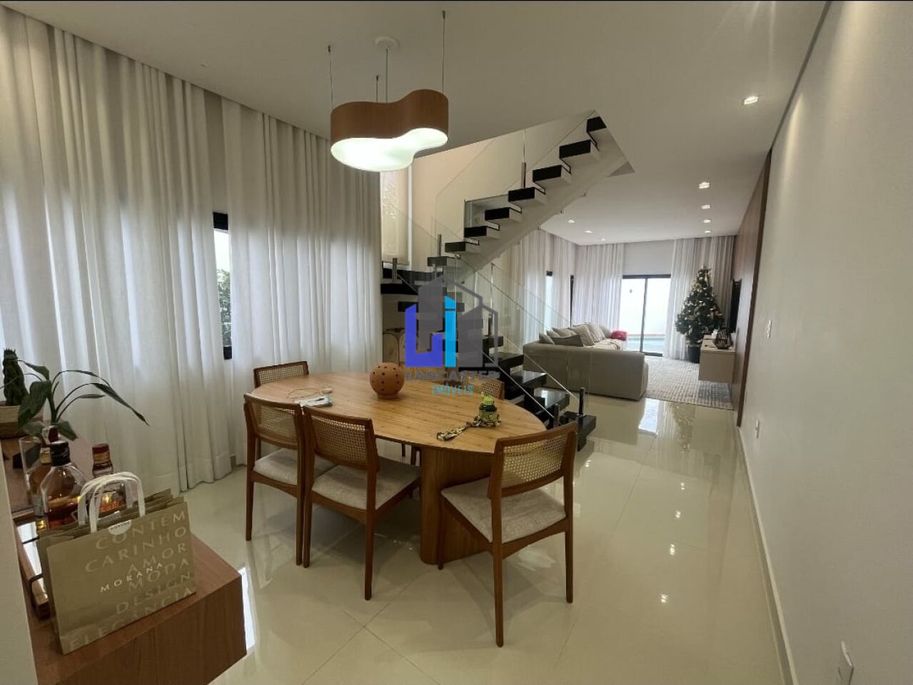 Sobrado moderno com 3 suítes e lazer completo