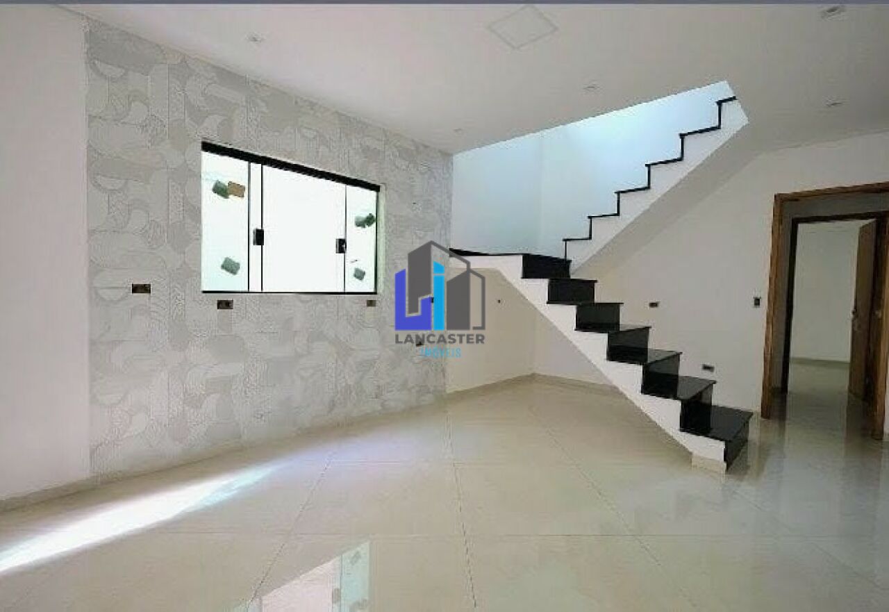 Sobrado à Venda, no Bairro Campestre