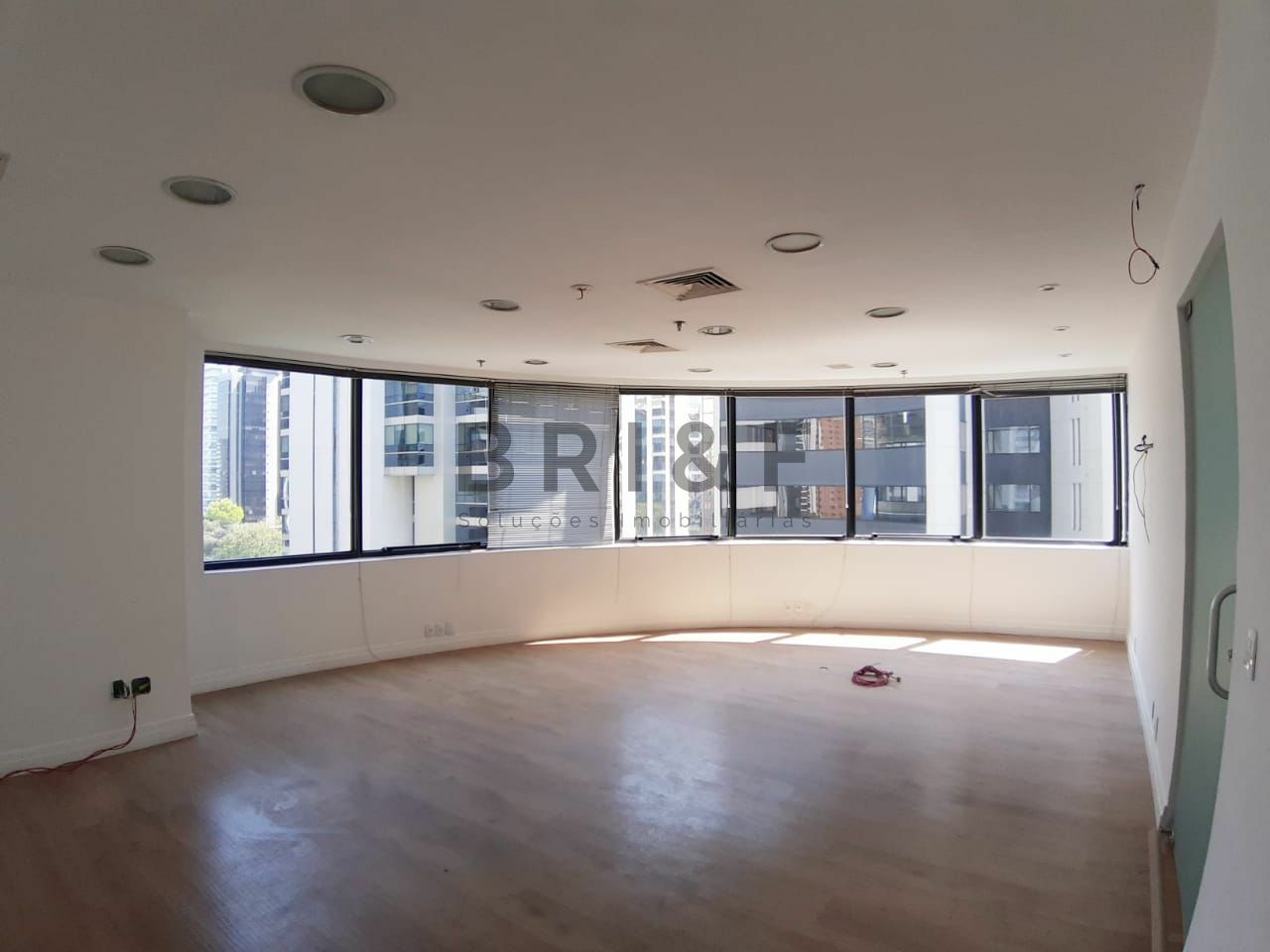 Conj. Comercial para Venda - BROOKLIN