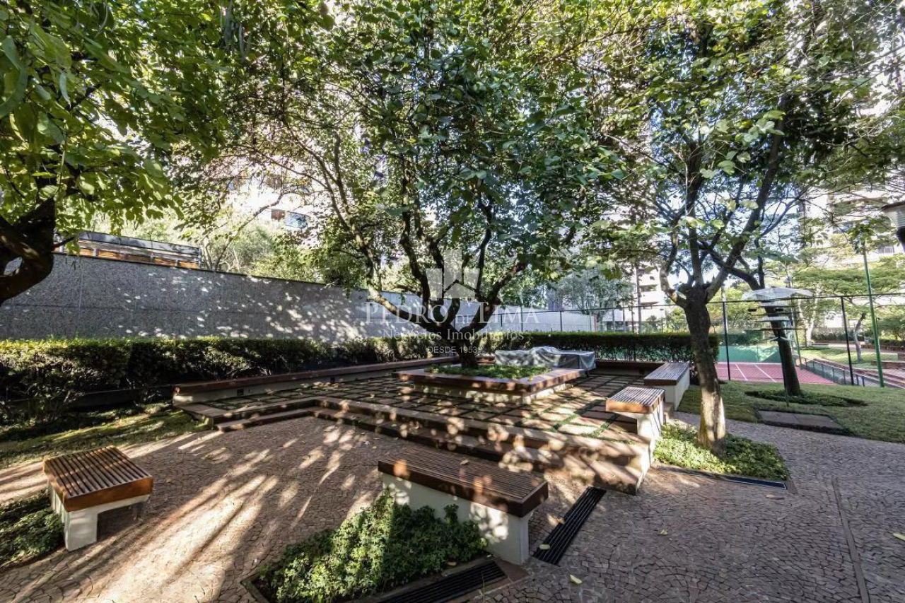 Apartamento 542m², 4 suítes 5 vagas. Condomínio Chácara Anália Franco.