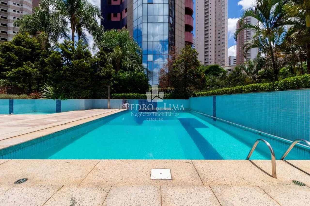 Apartamento 542m², 4 suítes 5 vagas. Condomínio Chácara Anália Franco.