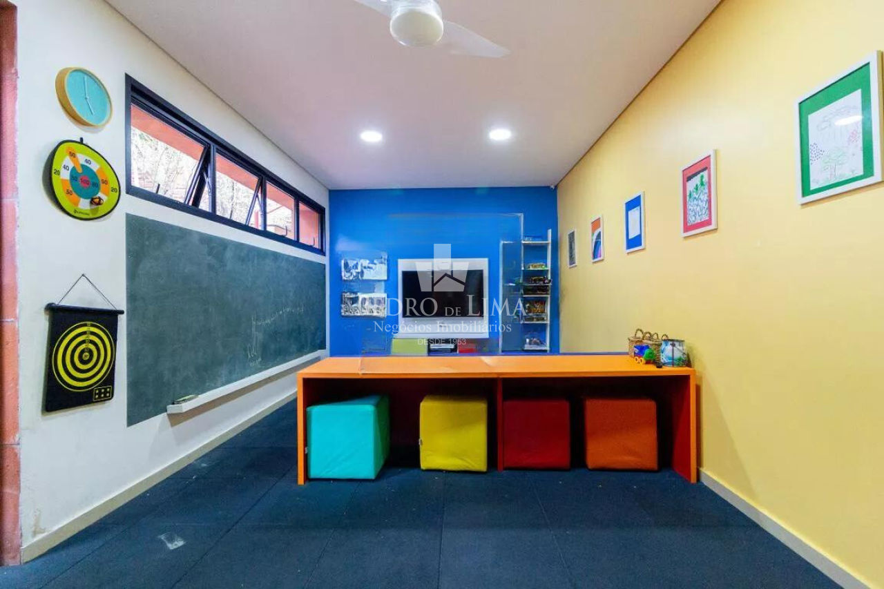 Apartamento 542m², 4 suítes 5 vagas. Condomínio Chácara Anália Franco.