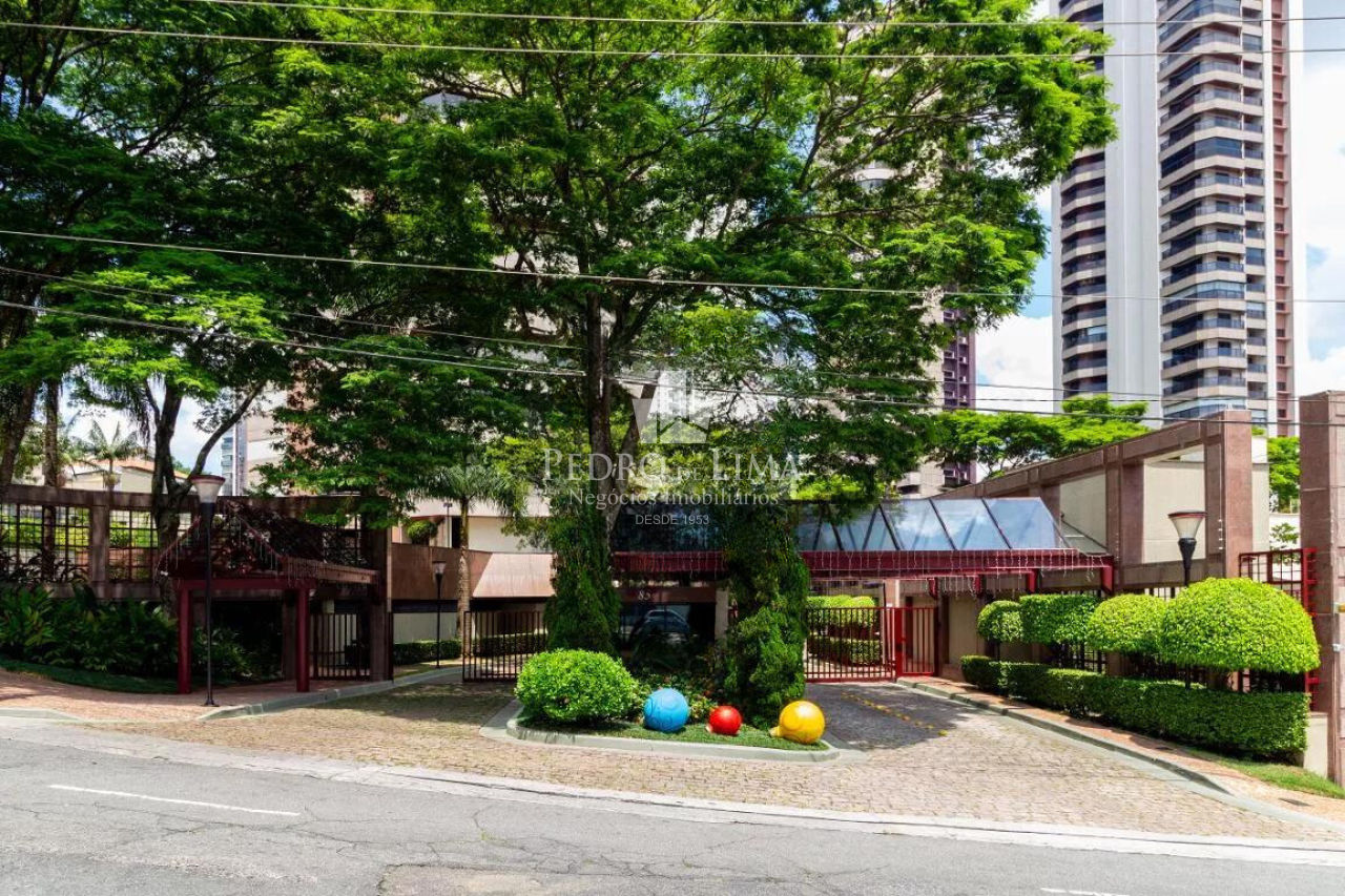 Apartamento 542m², 4 suítes 5 vagas. Condomínio Chácara Anália Franco.