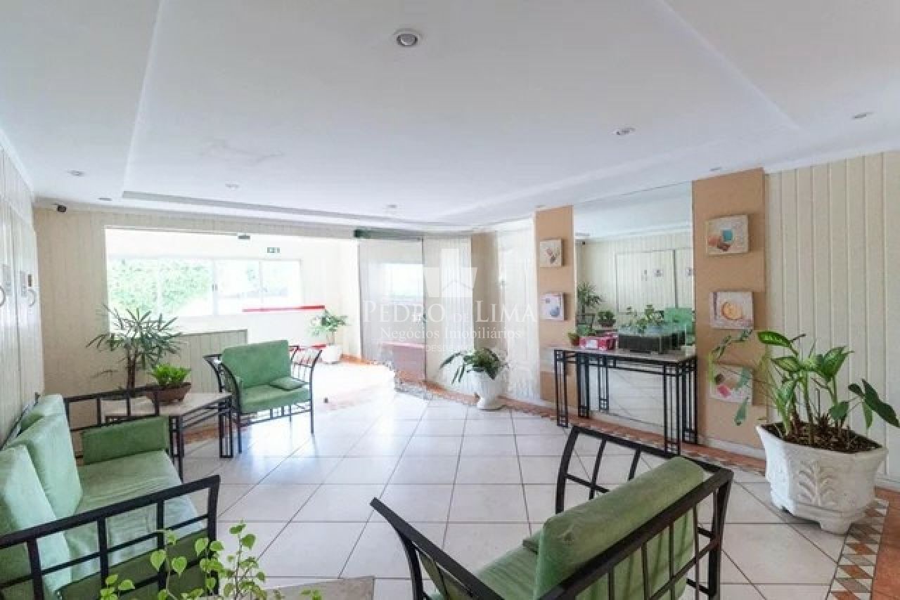 Apartamento em andar alto com 77m², sol da manhã na Penha