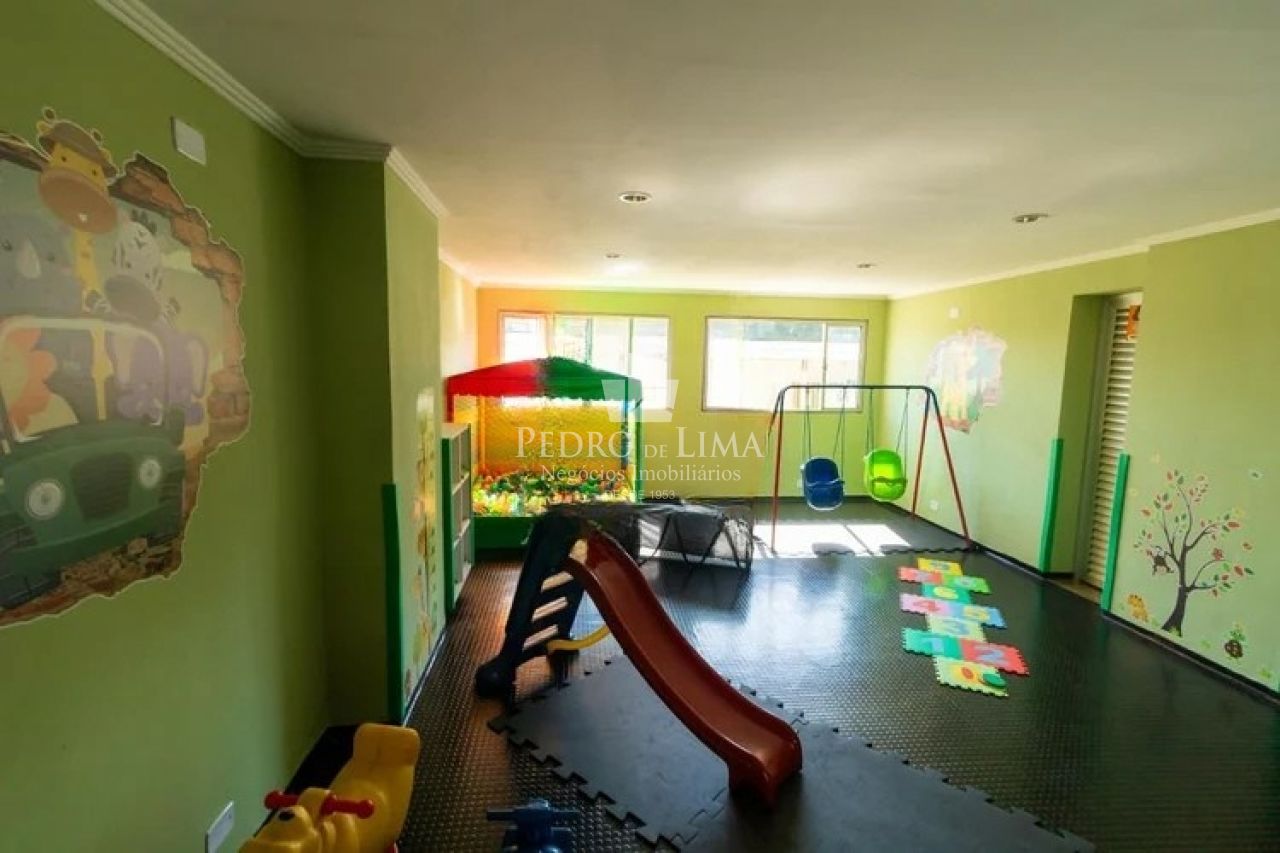 Apartamento em andar alto com 77m², sol da manhã na Penha