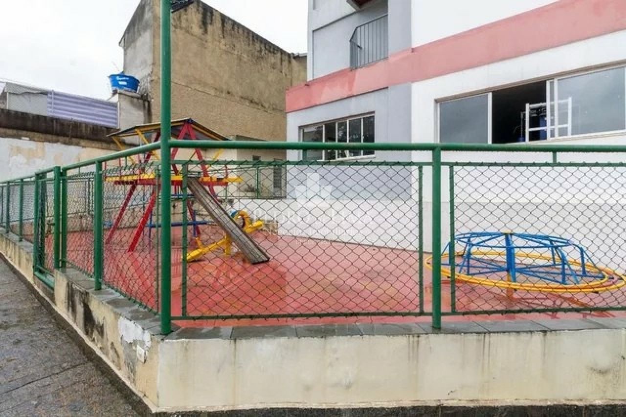 Apartamento em andar alto com 77m², sol da manhã na Penha