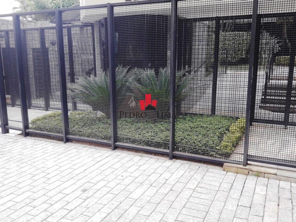 Condomínio Beverly Hills. 3 quartos sendo 1 suíte, 2 vagas de garagem Jardim Avelino
