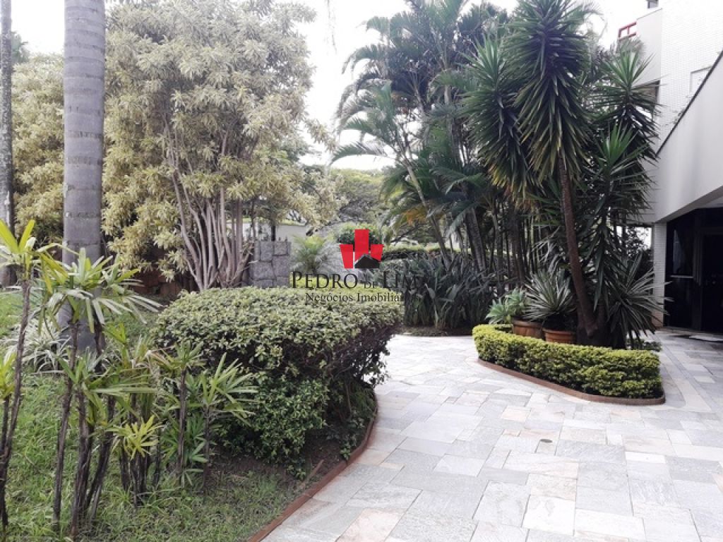 Condomínio Beverly Hills. 3 quartos sendo 1 suíte, 2 vagas de garagem Jardim Avelino