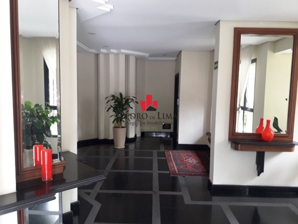 Condomínio Beverly Hills. 3 quartos sendo 1 suíte, 2 vagas de garagem Jardim Avelino