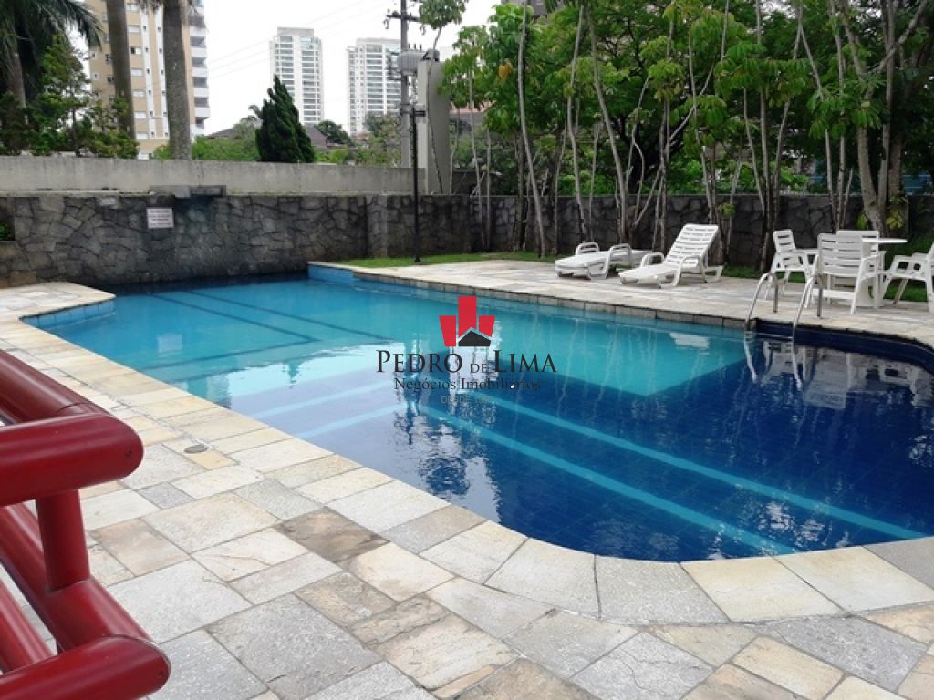 Condomínio Beverly Hills. 3 quartos sendo 1 suíte, 2 vagas de garagem Jardim Avelino