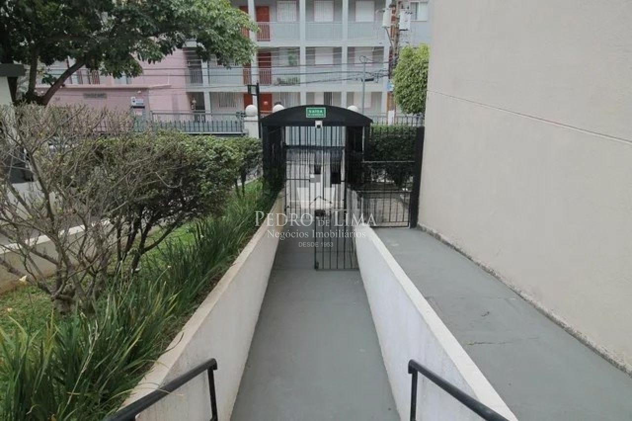 Apartamento na região do Cangaiba 