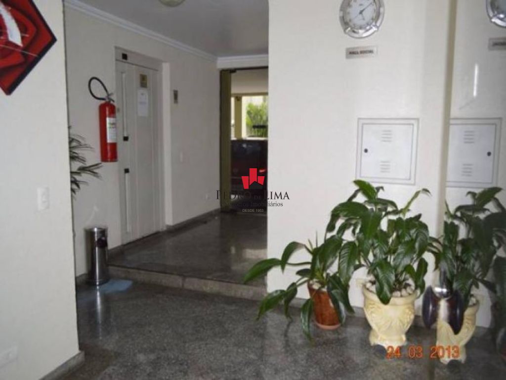 Apartamento 2 quartos, 1 vaga em São Matheus. Condomínio Vitória.